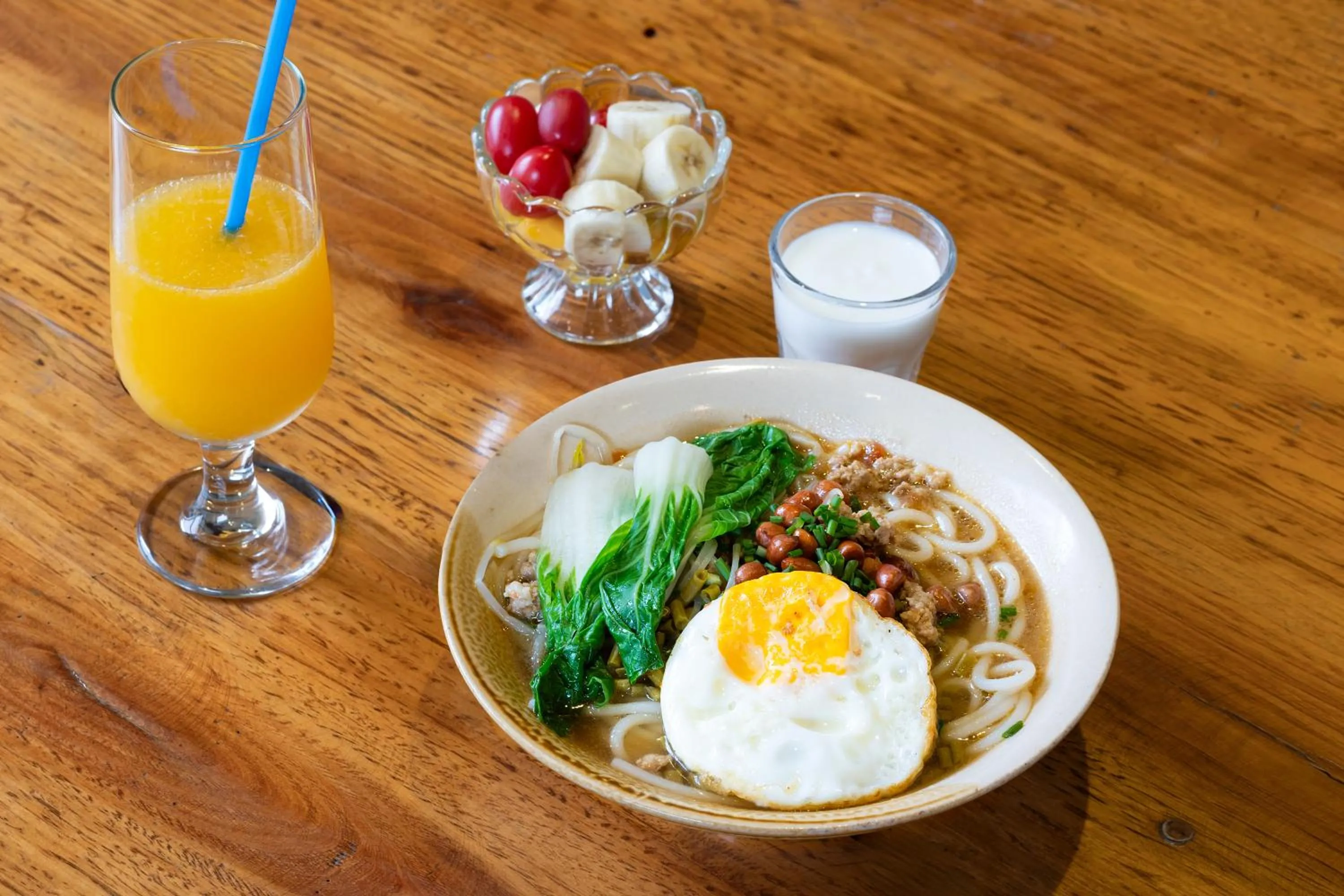 Breakfast in Guilin Village Creek Inn -Beside the lake &Fee pick up service over three nights
