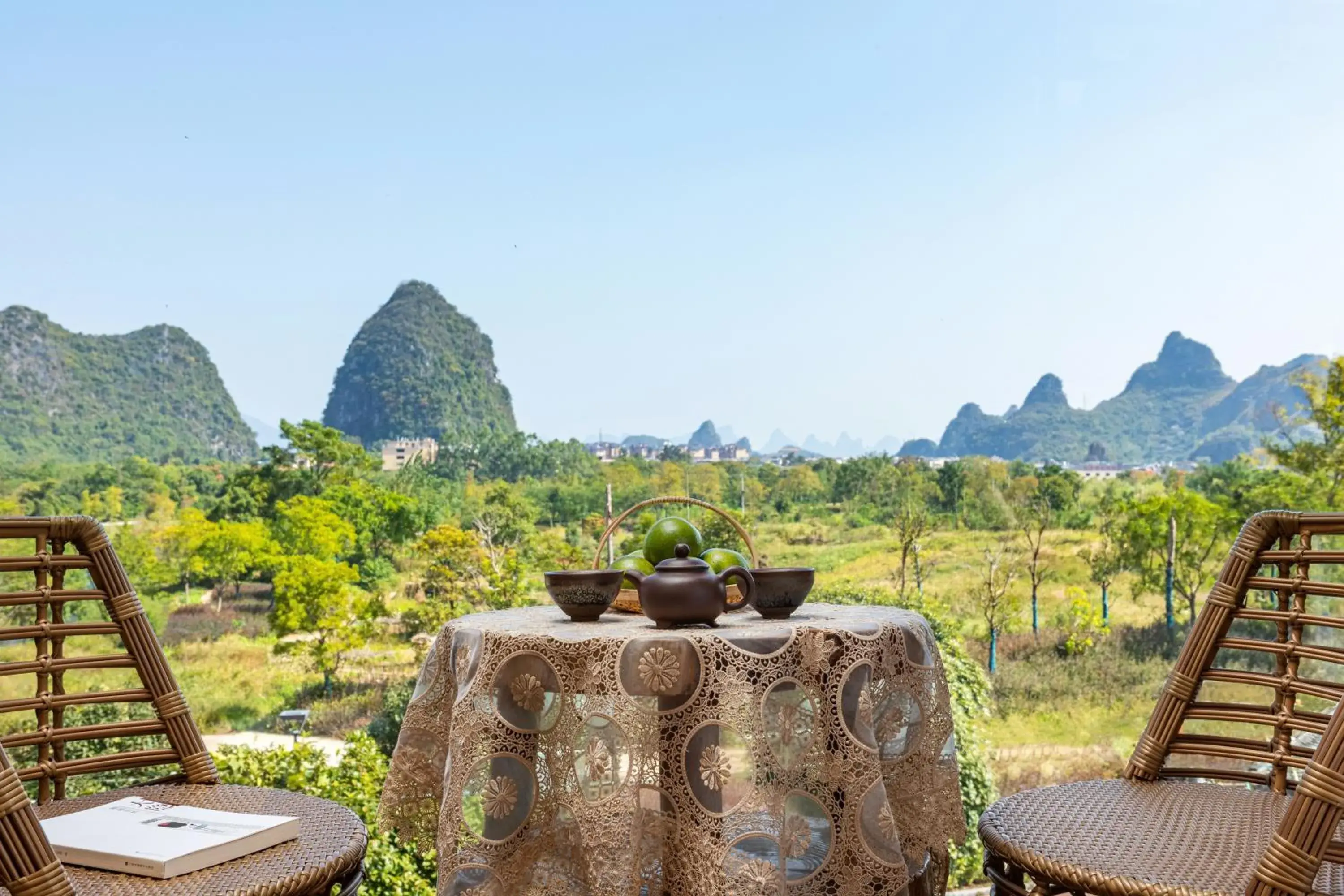 One-Bedroom Suite with Mountain View in Guilin Village Creek Inn -Beside the lake &Fee pick up service over three nights One-Bedroom Suite with Mountain View in Guilin Village Creek Inn -Beside the lake &Fee pick up service over three nights