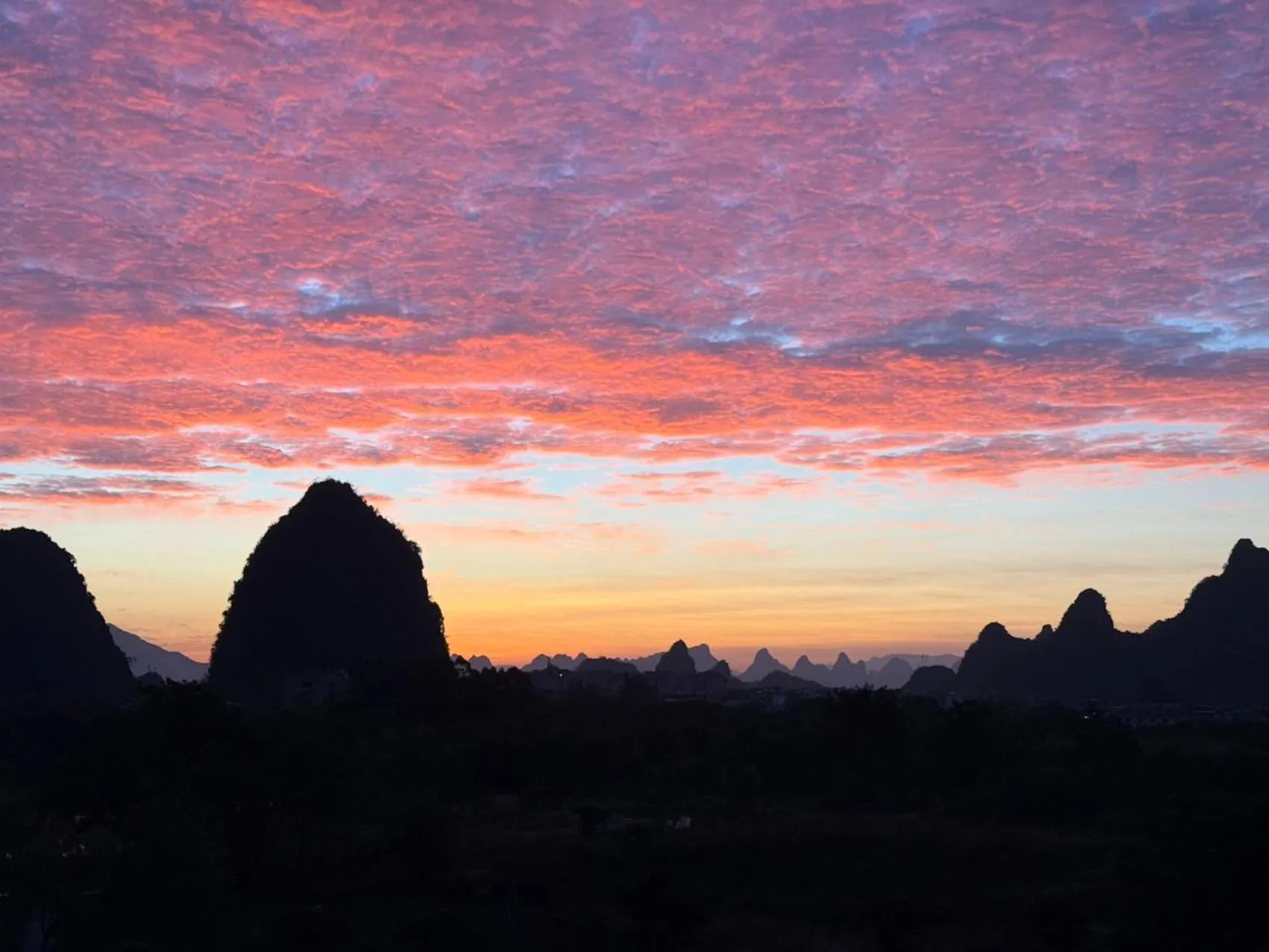 Day in Guilin Village Creek Inn -Beside the lake &Fee pick up service over three nights
