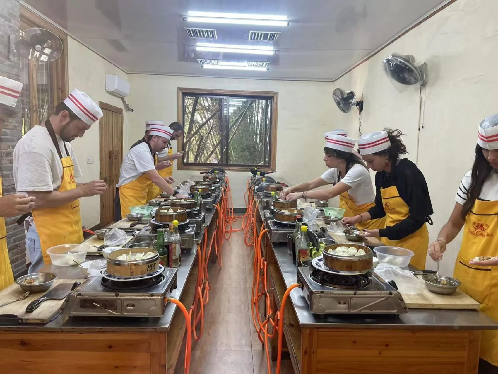 People in Guilin Village Creek Inn -Beside the lake &Fee pick up service over three nights