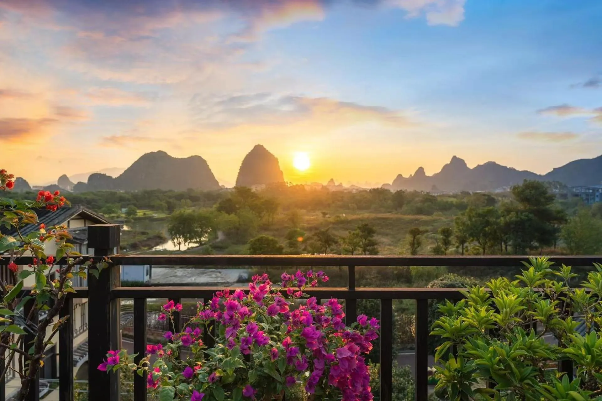 Natural landscape in Guilin Village Creek Inn -Beside the lake &Fee pick up service over three nights