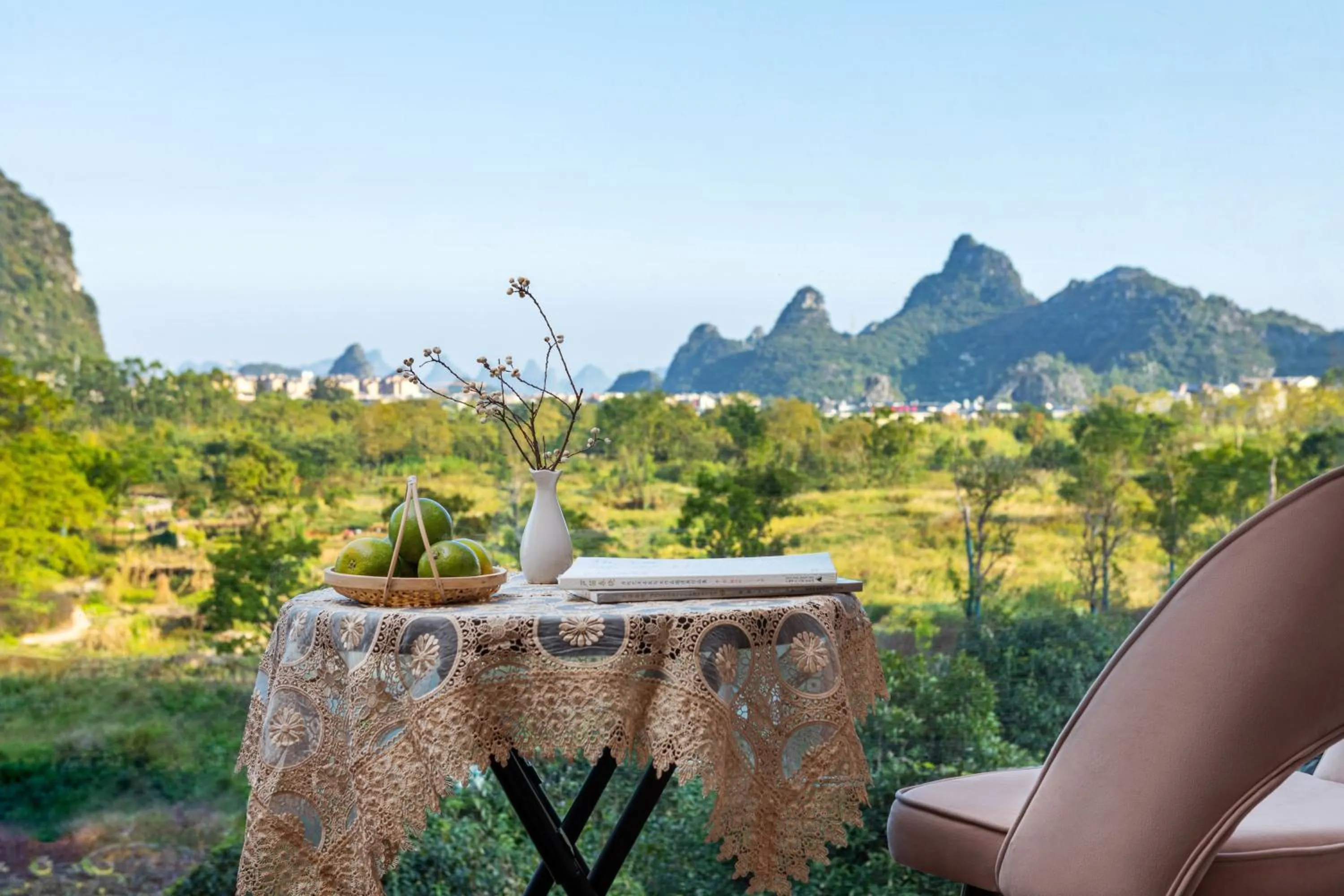 Spring in Guilin Village Creek Inn -Beside the lake &Fee pick up service over three nights