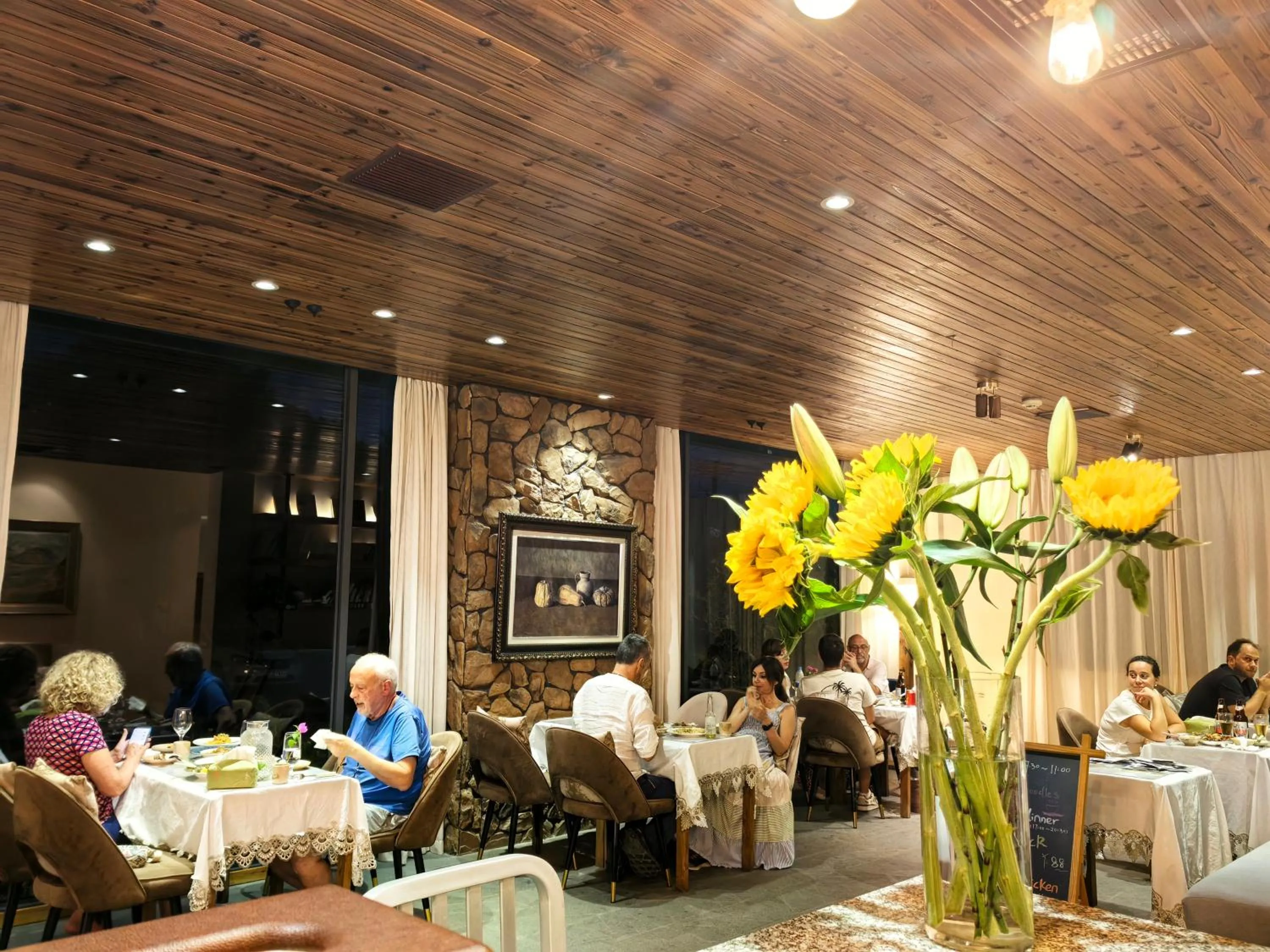 Restaurant/places to eat in Guilin Village Creek Inn -Beside the lake &Fee pick up service over three nights