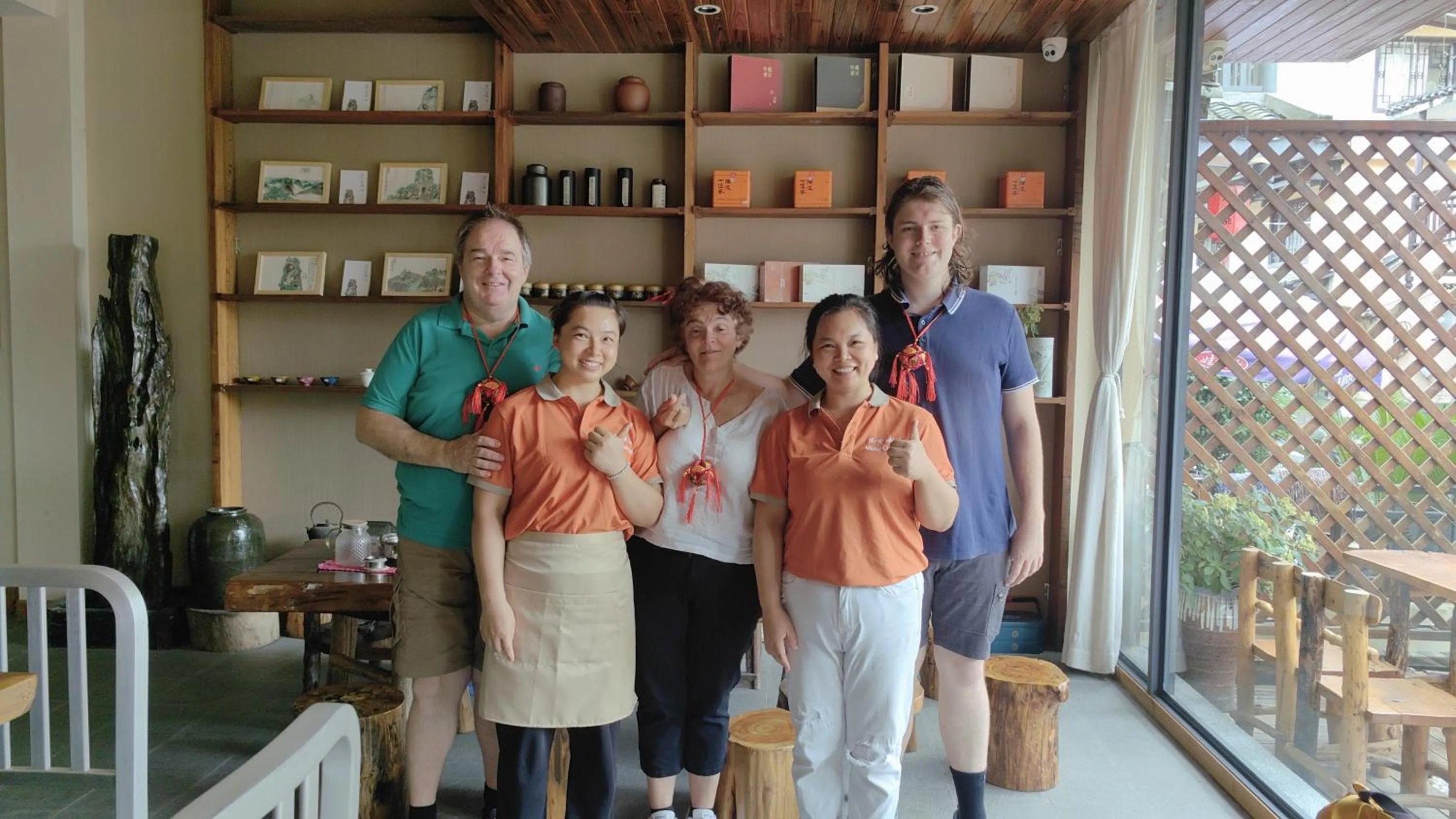 People in Guilin Village Creek Inn -Beside the lake &Fee pick up service over three nights