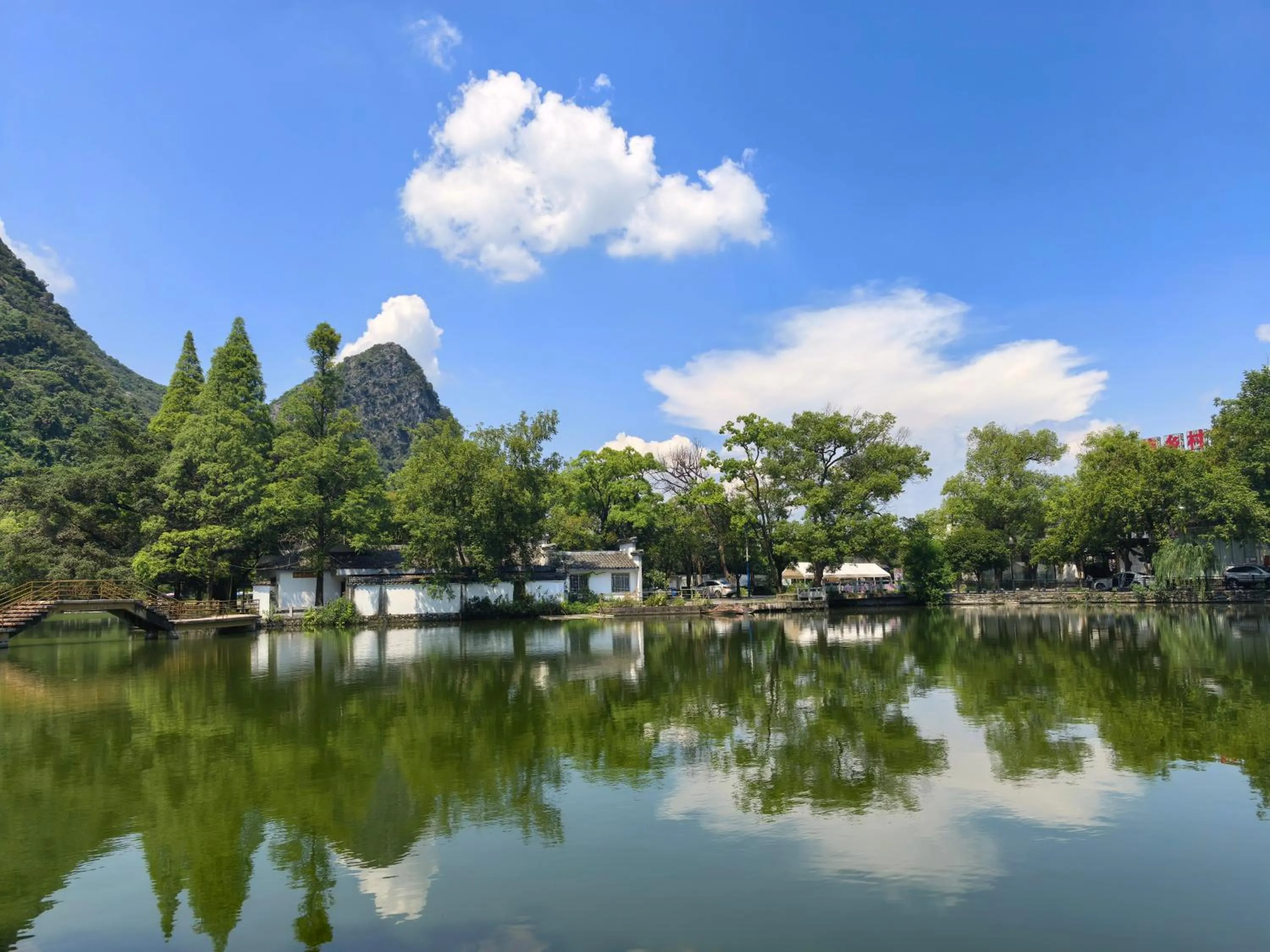 Nearby landmark in Guilin Village Creek Inn -Beside the lake &Fee pick up service over three nights
