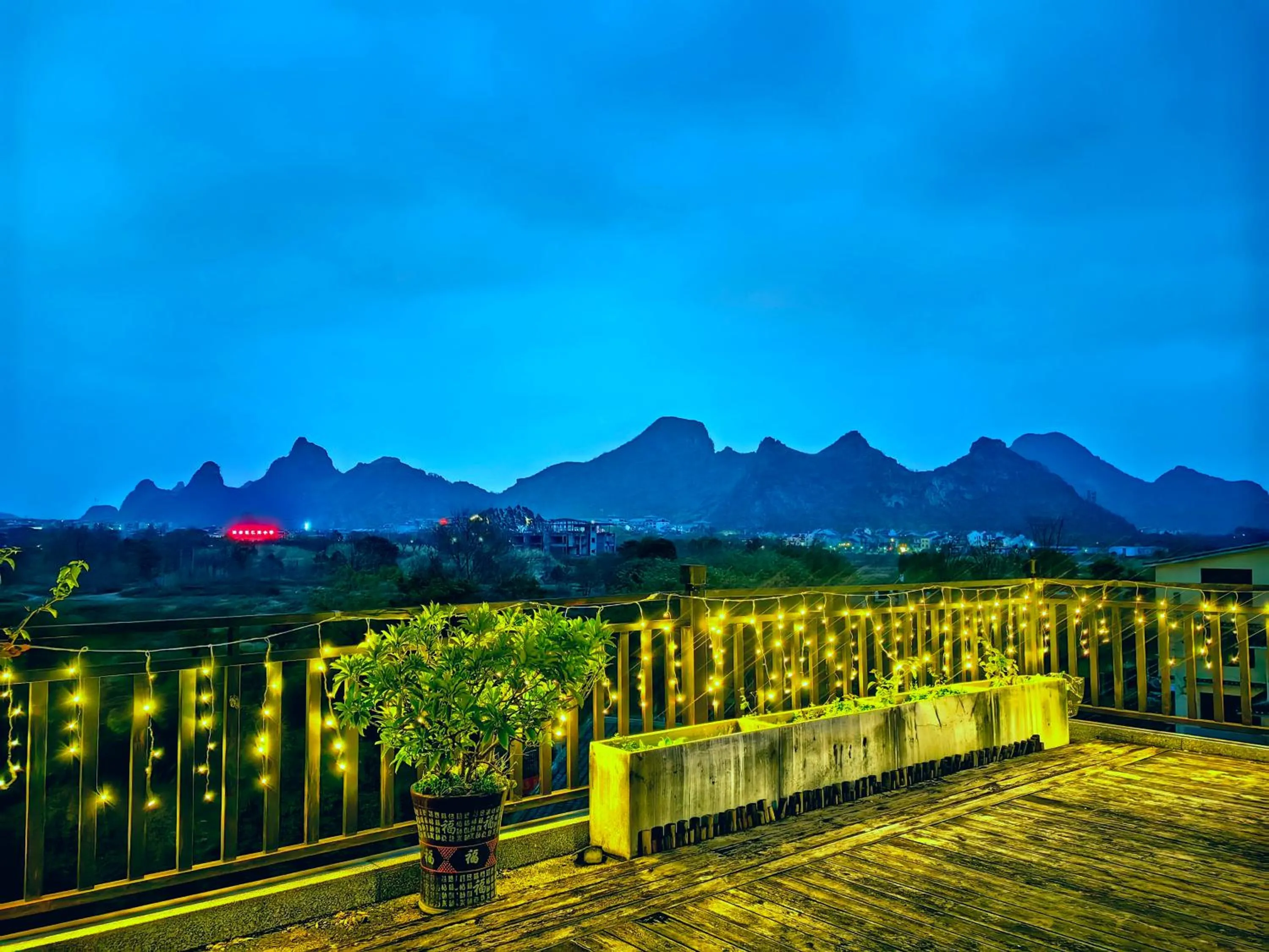 Natural landscape in Guilin Village Creek Inn -Beside the lake &Fee pick up service over three nights