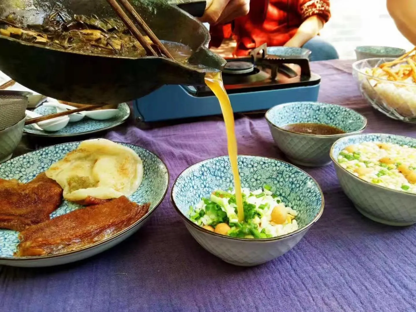 Food and drinks in Guilin Village Creek Inn -Beside the lake &Fee pick up service over three nights