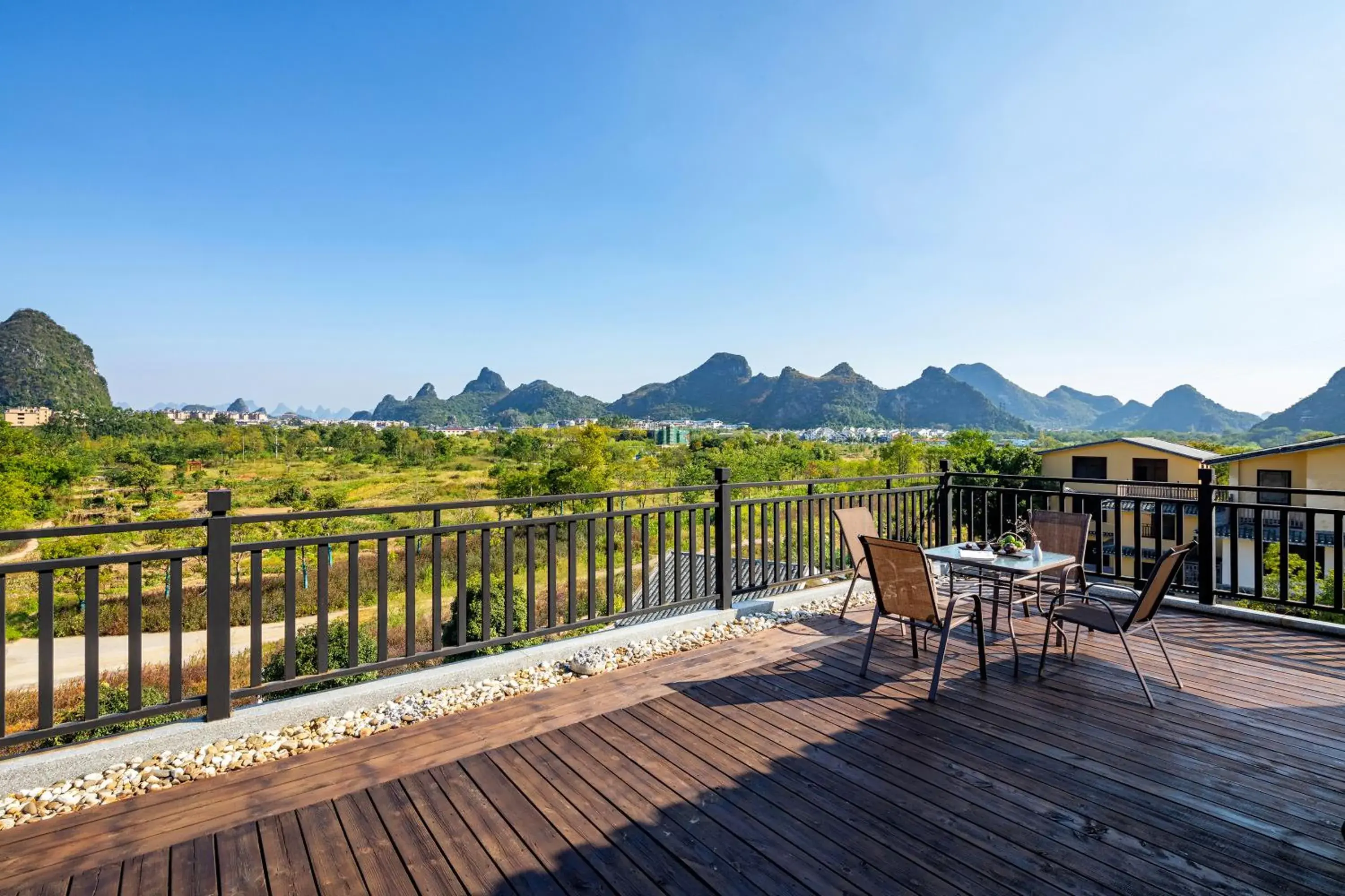 Three-Bedroom Suite in Guilin Village Creek Inn -Beside the lake &Fee pick up service over three nights Three-Bedroom Suite in Guilin Village Creek Inn -Beside the lake &Fee pick up service over three nights