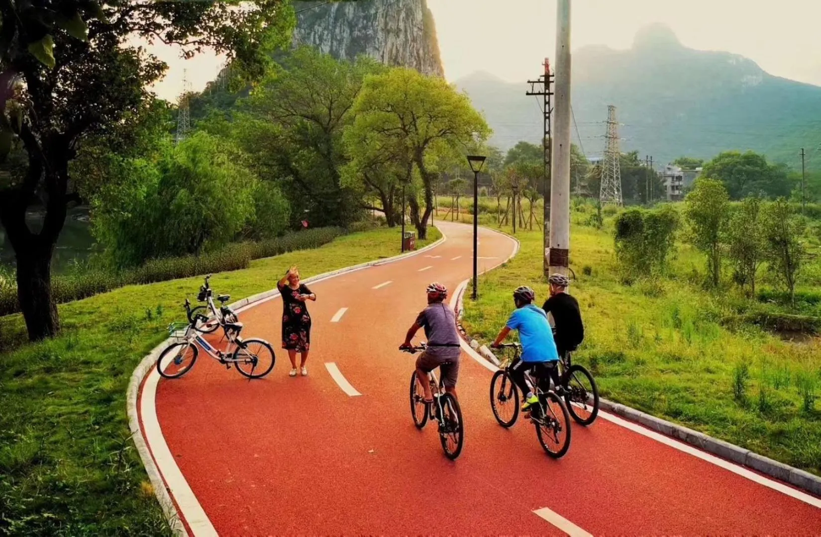 Day in Guilin Village Creek Inn -Beside the lake &Fee pick up service over three nights