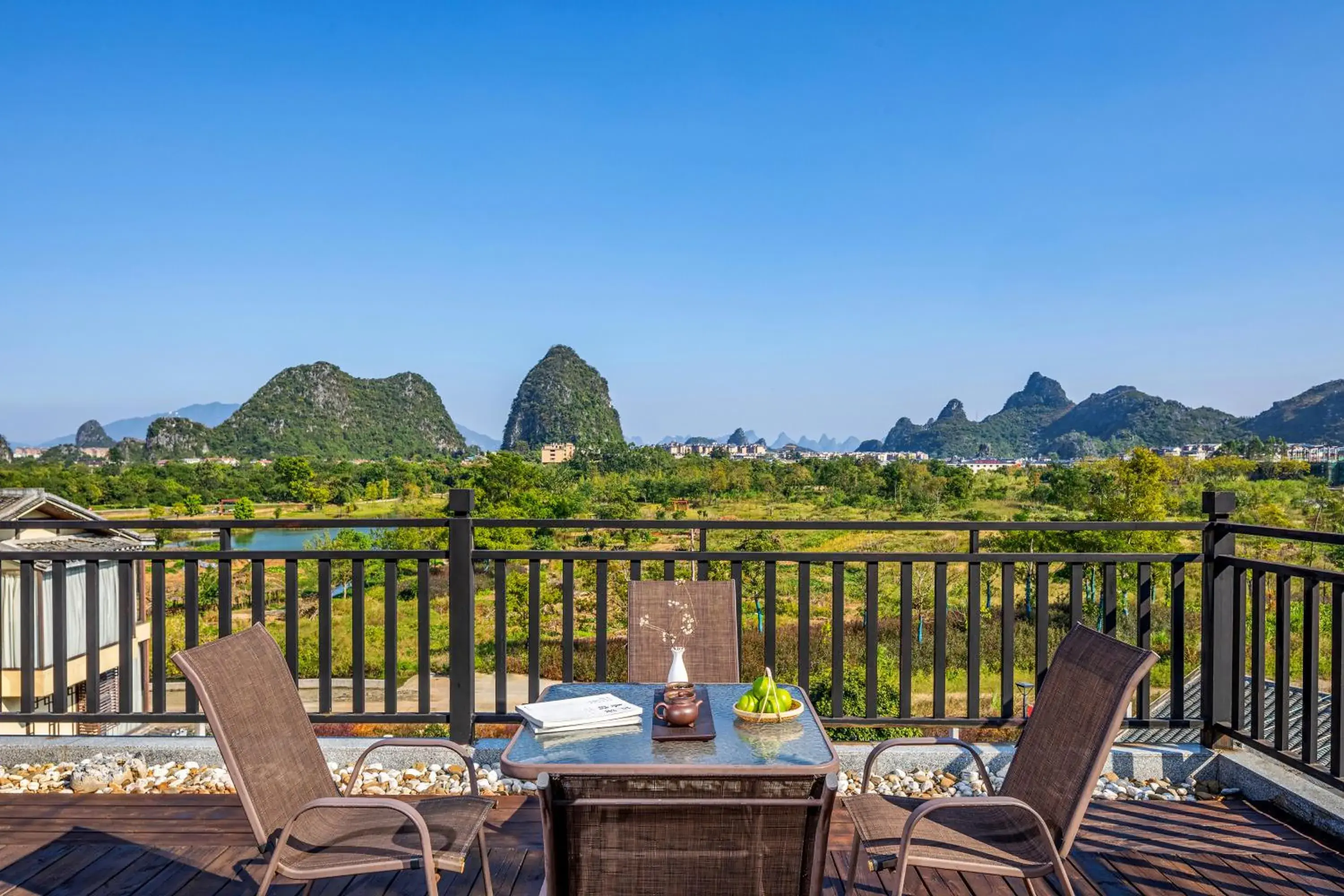 Three-Bedroom Suite in Guilin Village Creek Inn -Beside the lake &Fee pick up service over three nights Three-Bedroom Suite in Guilin Village Creek Inn -Beside the lake &Fee pick up service over three nights