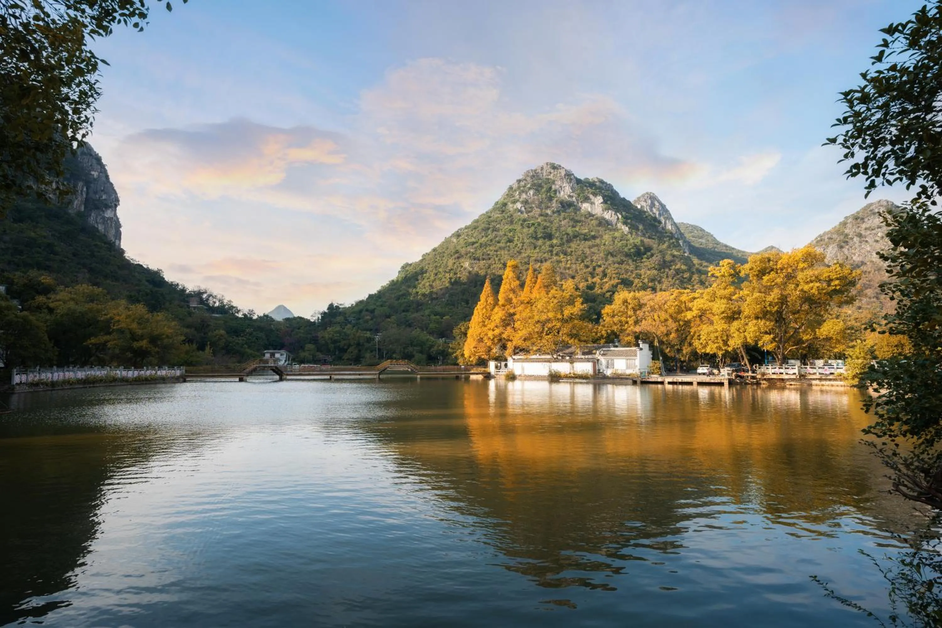 Nearby landmark in Guilin Village Creek Inn -Beside the lake &Fee pick up service over three nights