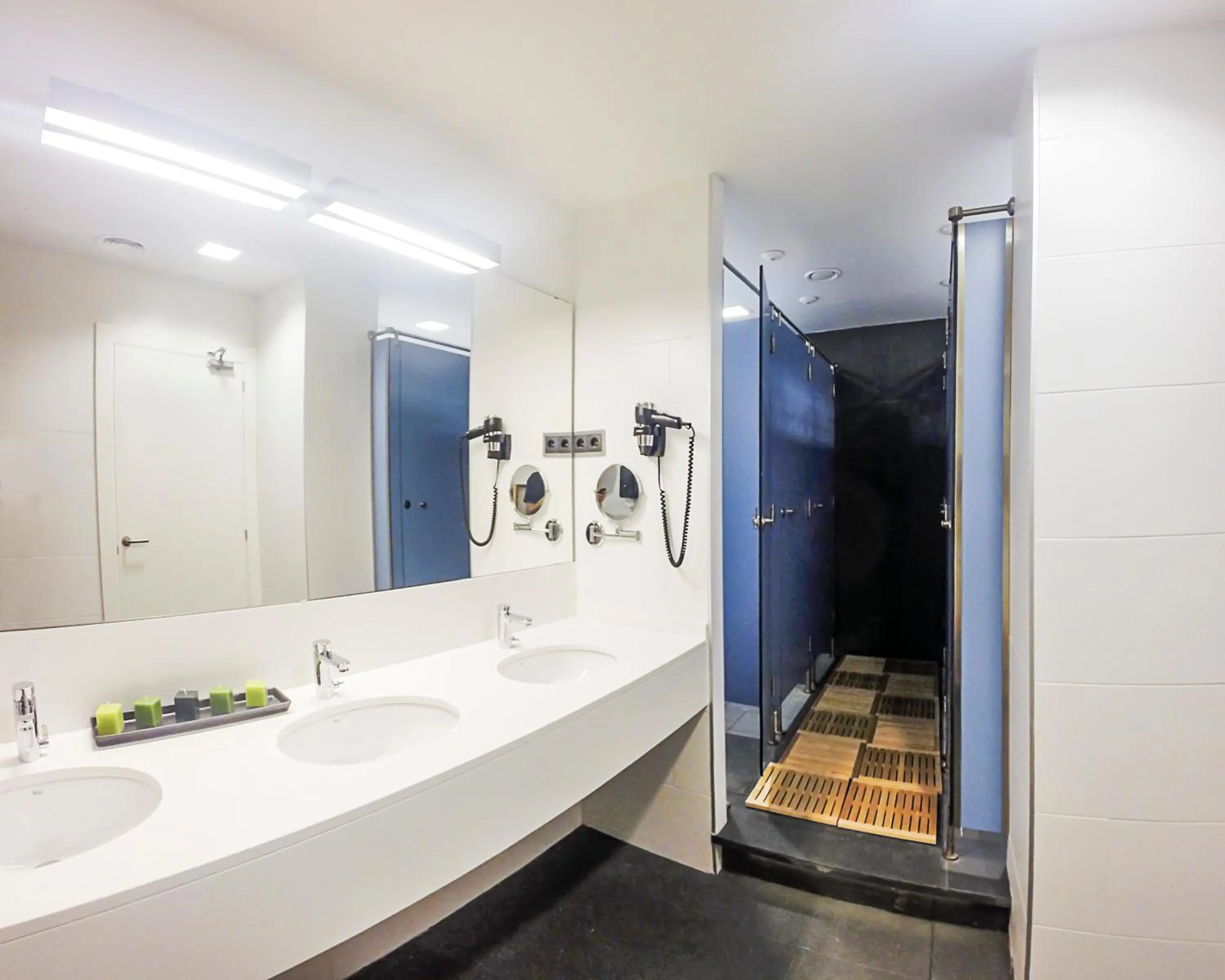 Bathroom in Room018BCN