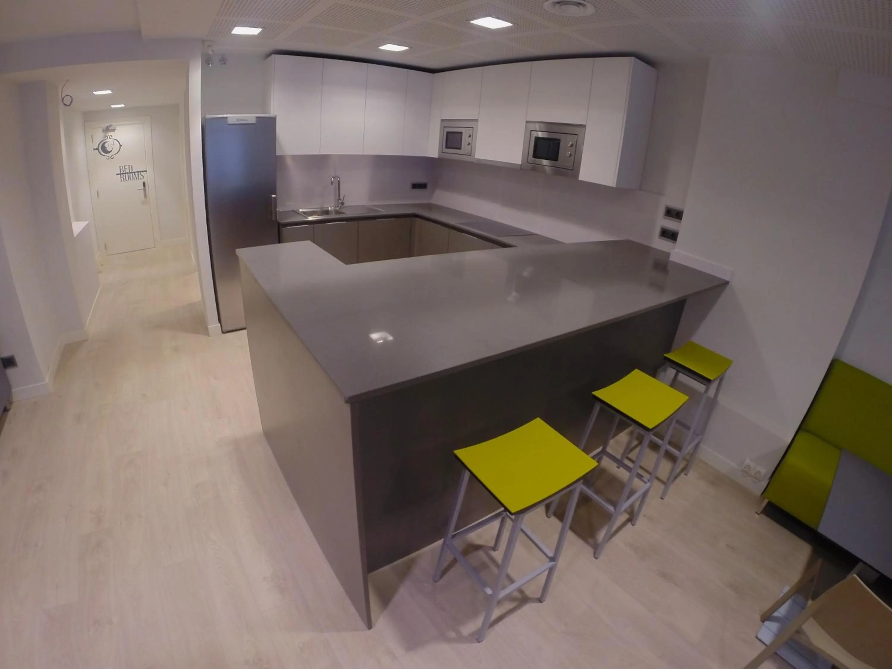 Kitchen or kitchenette in Room018BCN