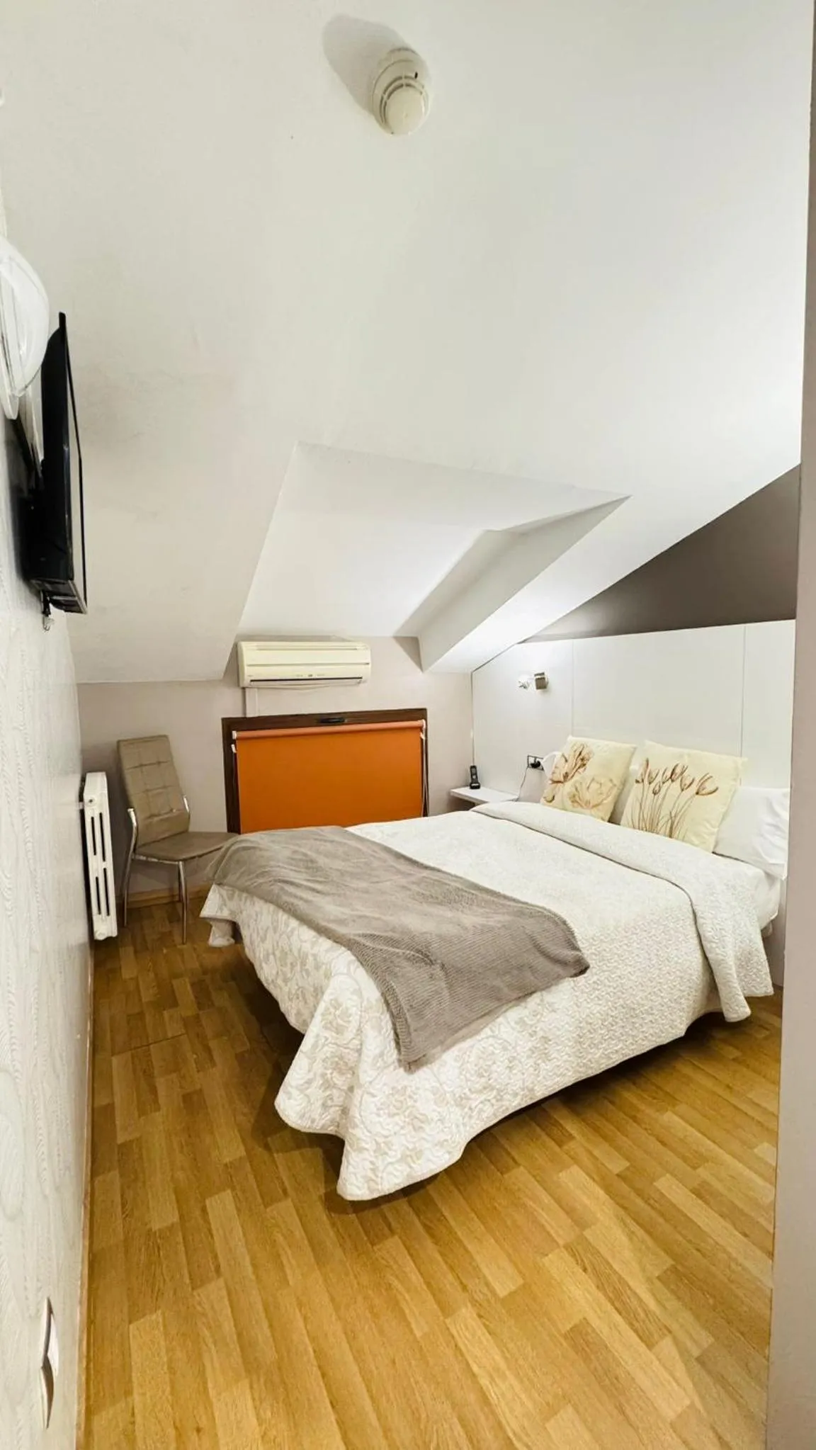 Bed in Hotel El Acebo