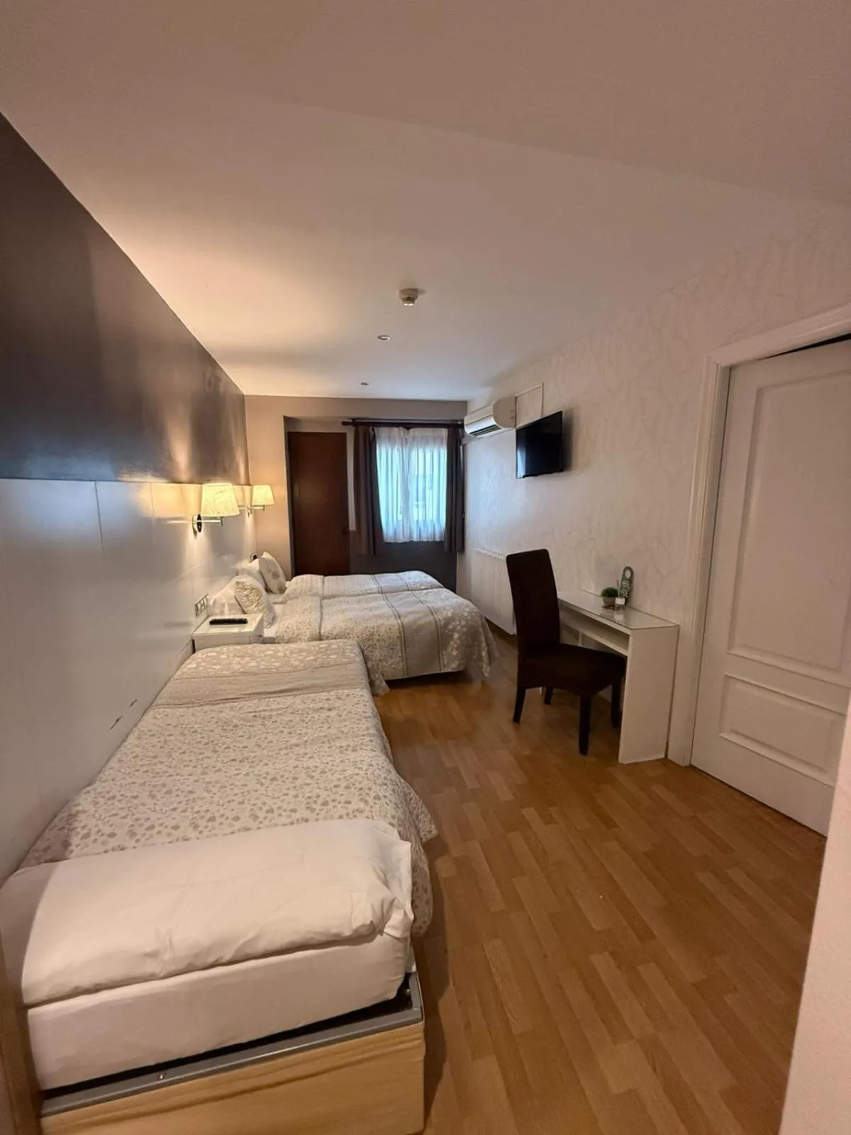 Bed in Hotel El Acebo