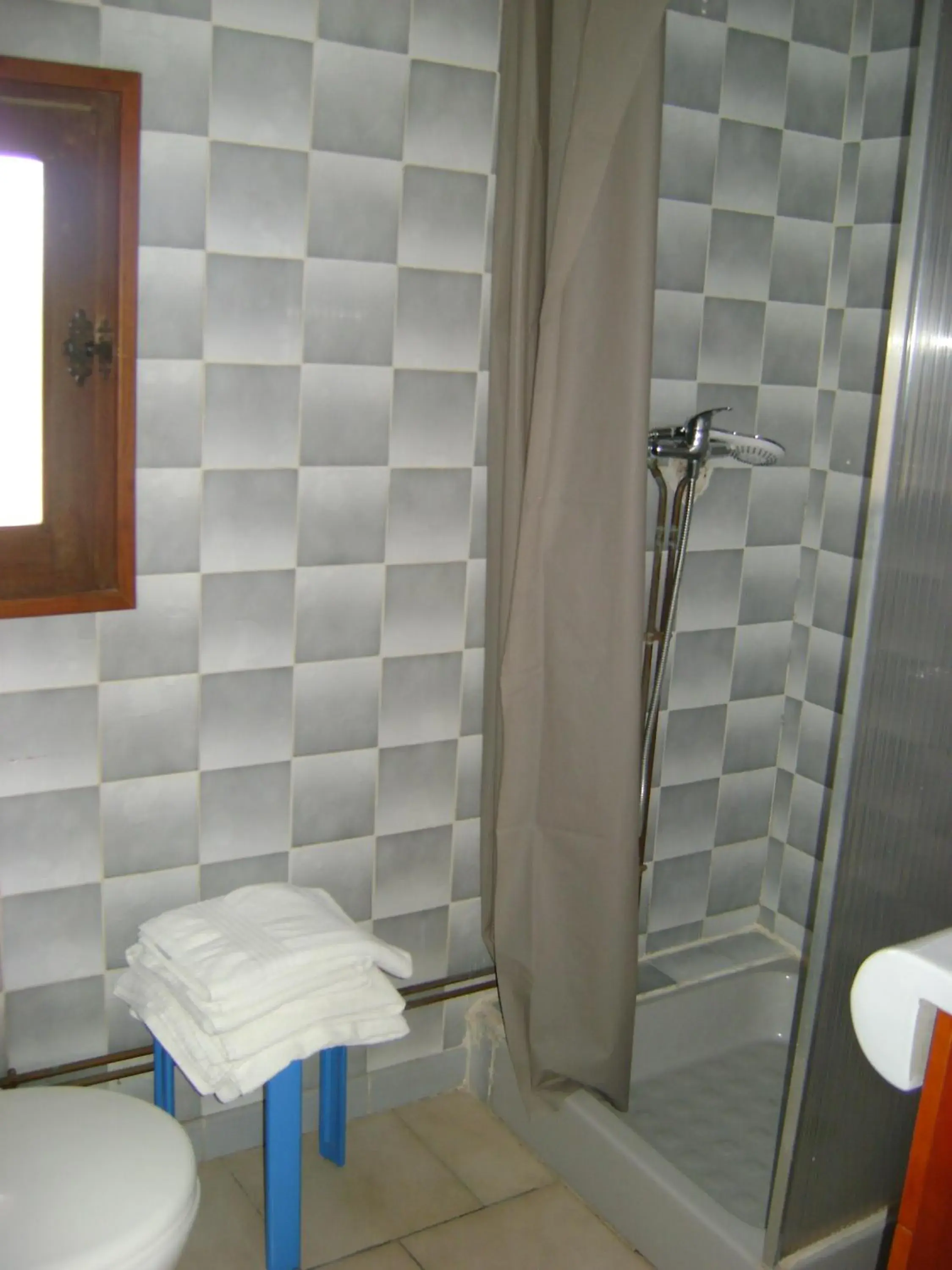 Double Room in Le H de SERNHAC Double Room in Le H de SERNHAC