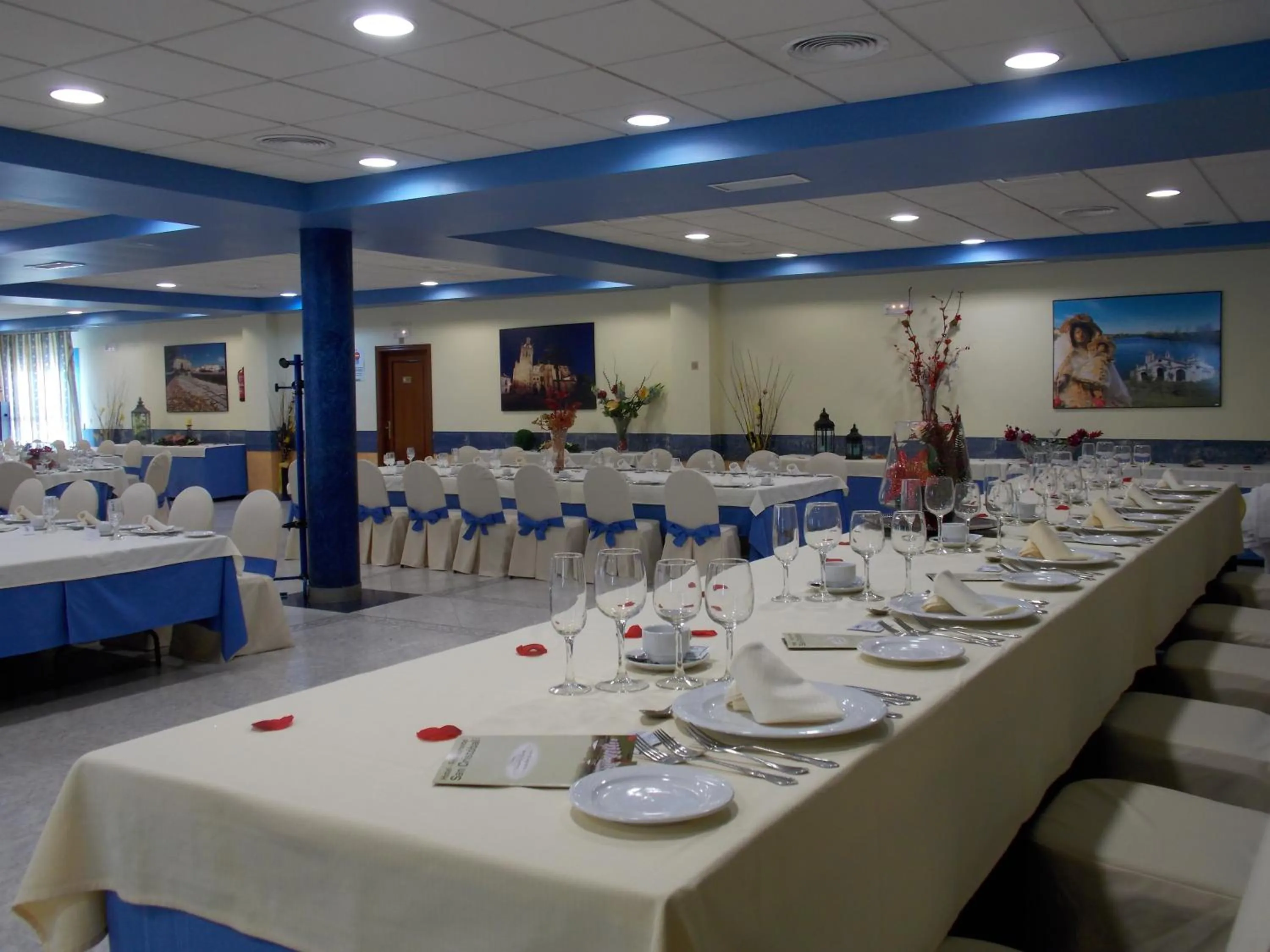Restaurant/places to eat in Hotel San Cristobal