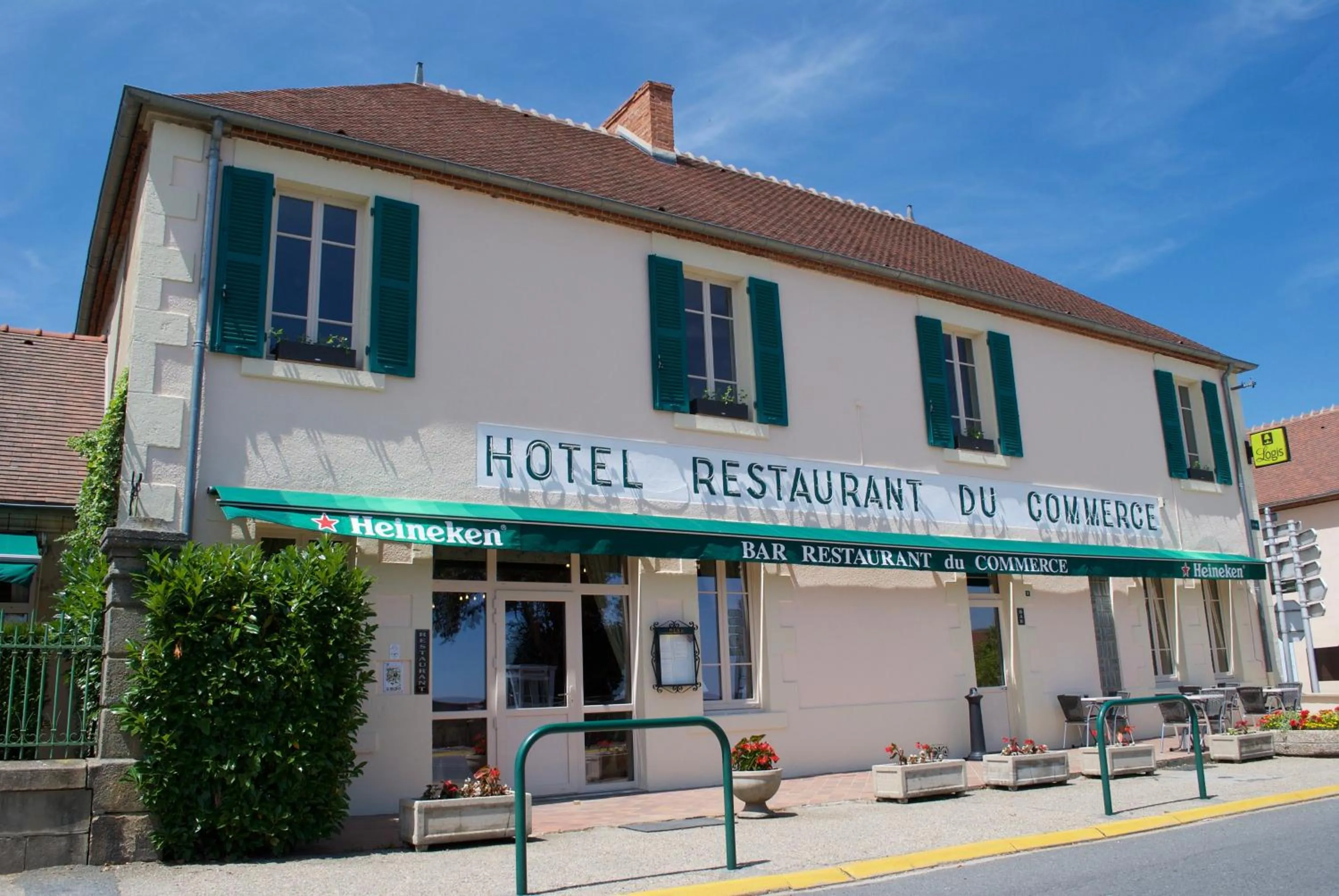 Hôtel Restaurant Bar du Commerce - KB HOTEL GROUP