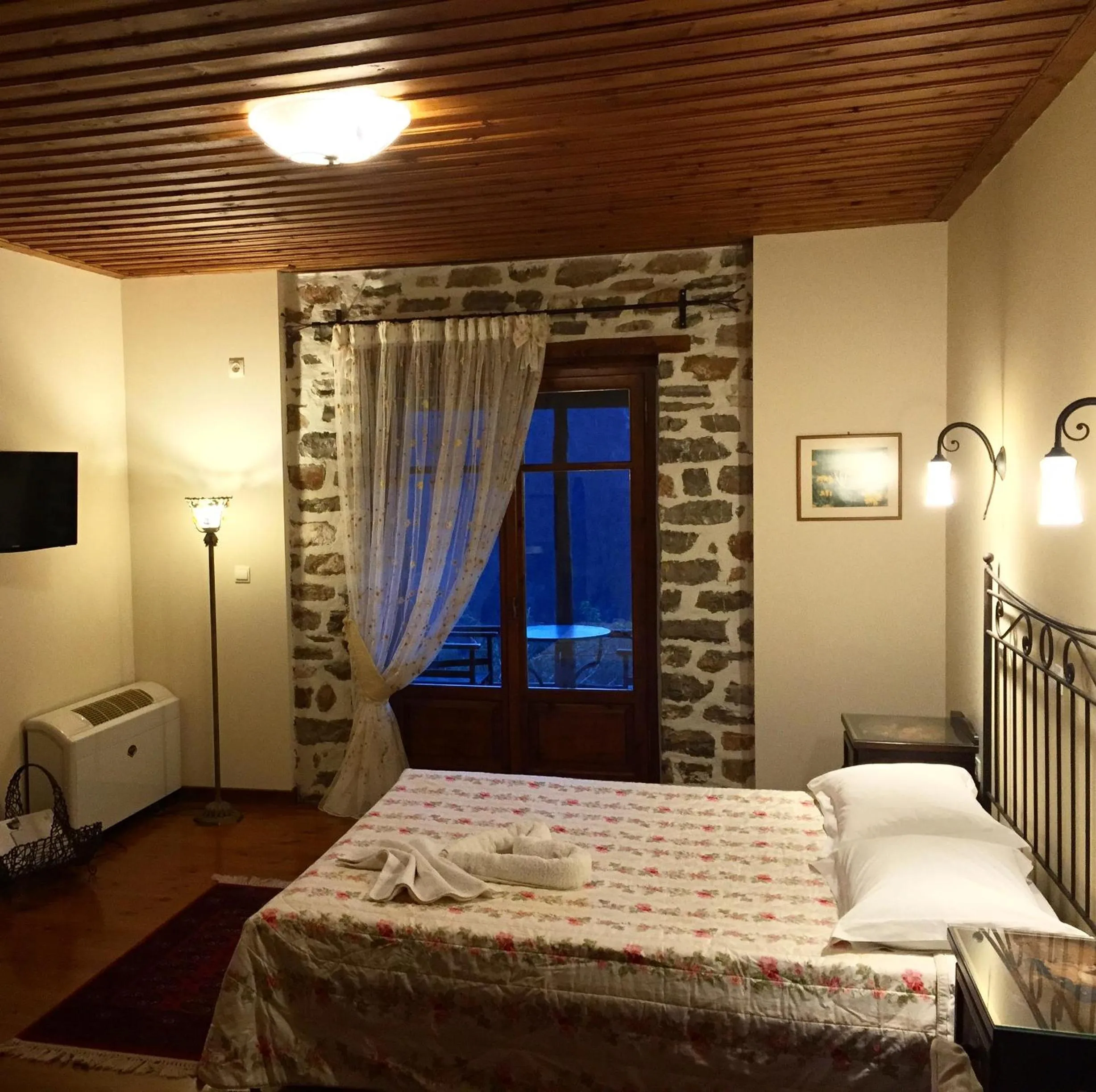 Photo of the whole room, Bed in Dryades Guesthouse