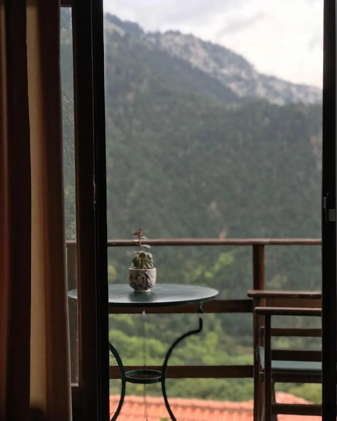 Mountain view in Dryades Guesthouse