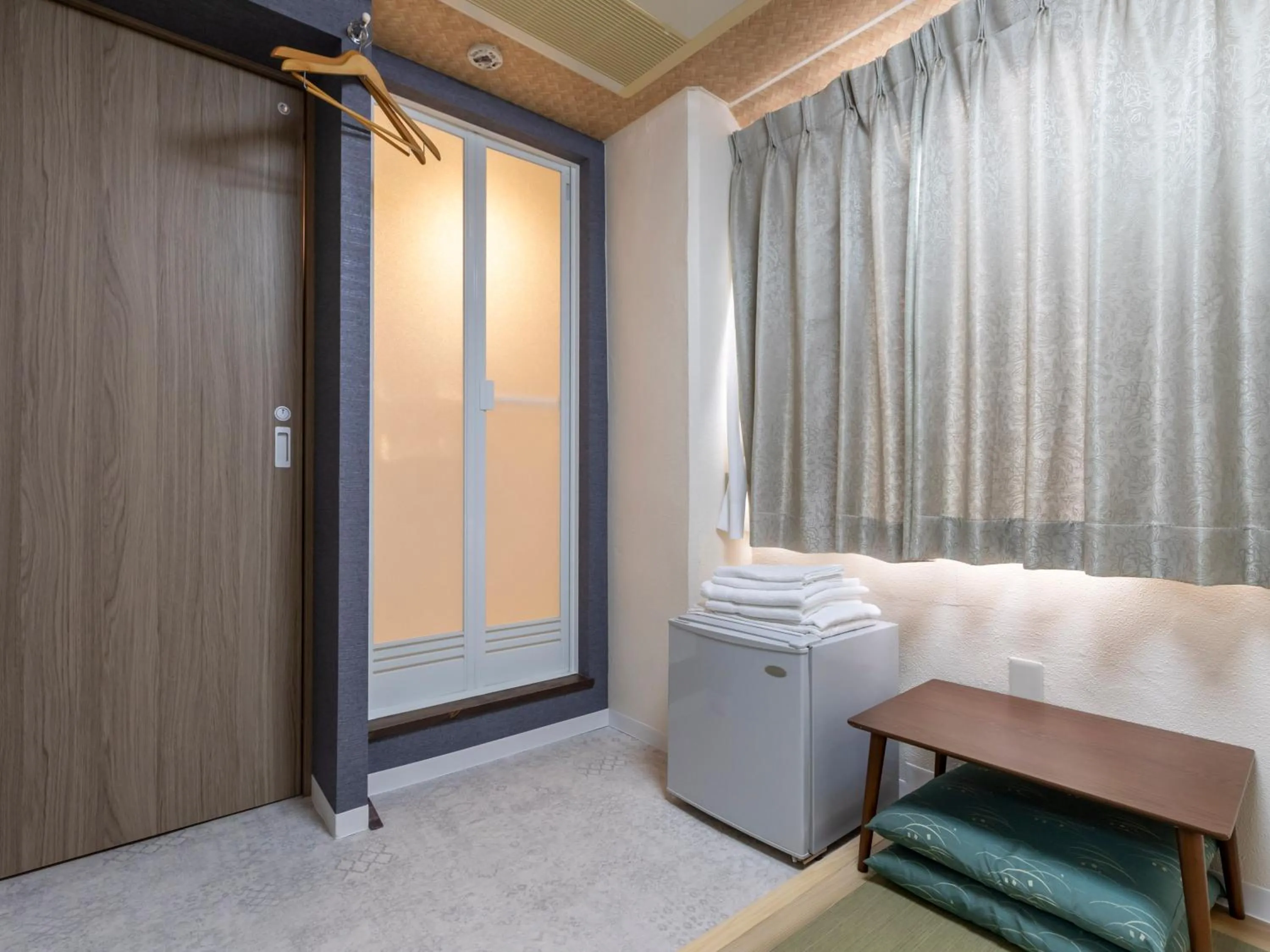 Photo of the whole room, Bed in Tabist New Gekkoen