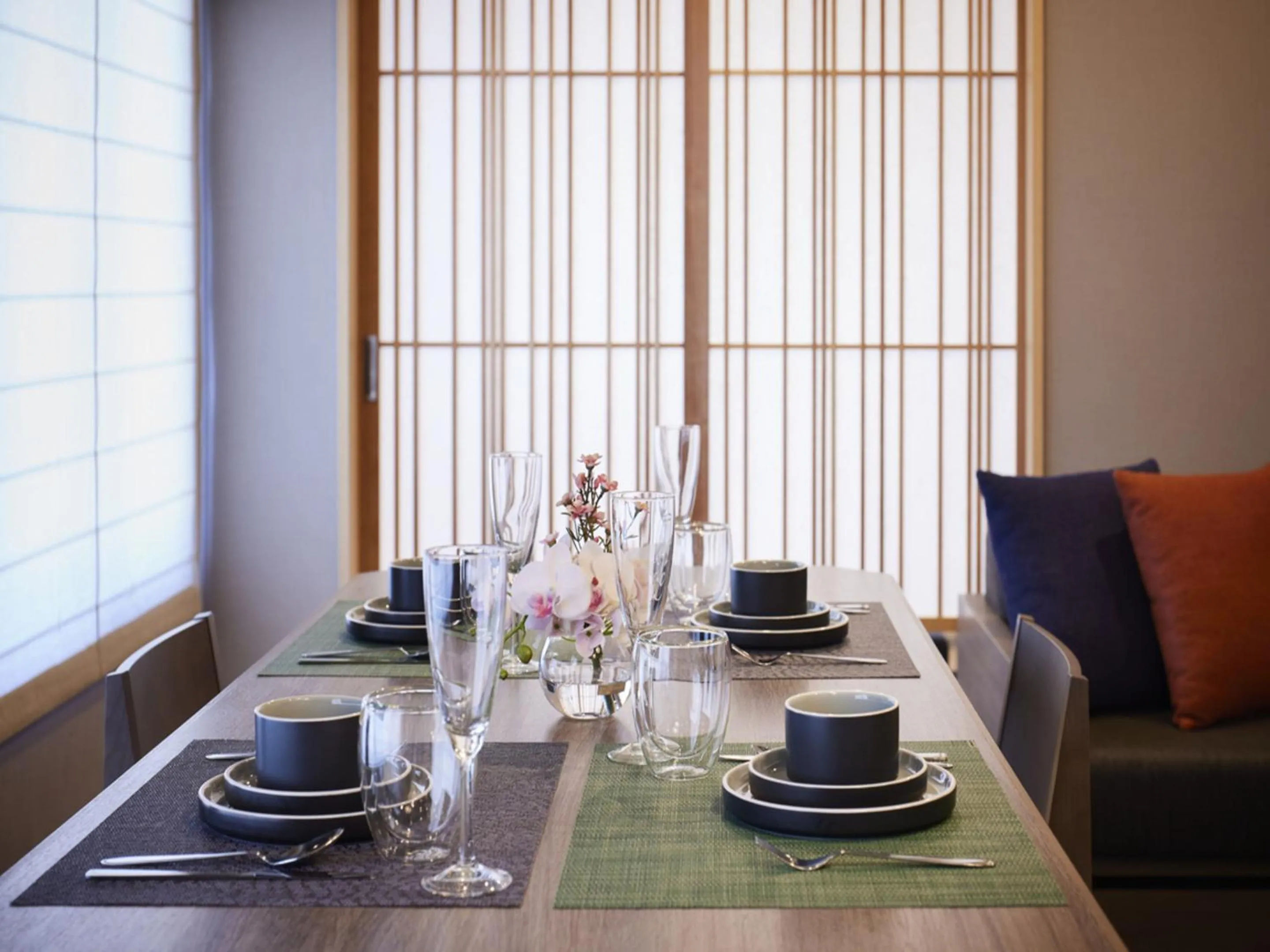 Dining area in Minn Kiyomizu Gojo