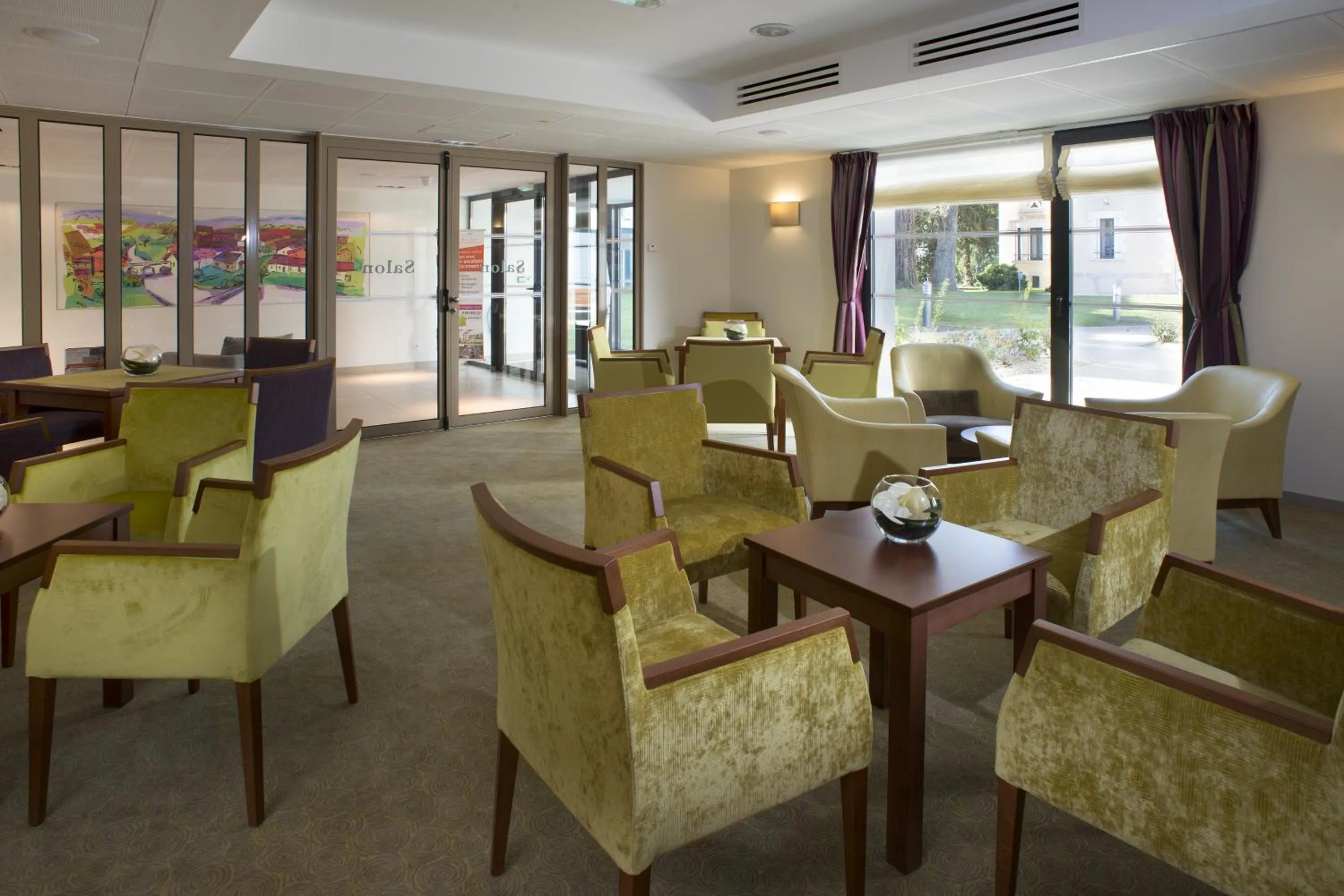 Communal lounge/ TV room in Domitys Le Château des Plans