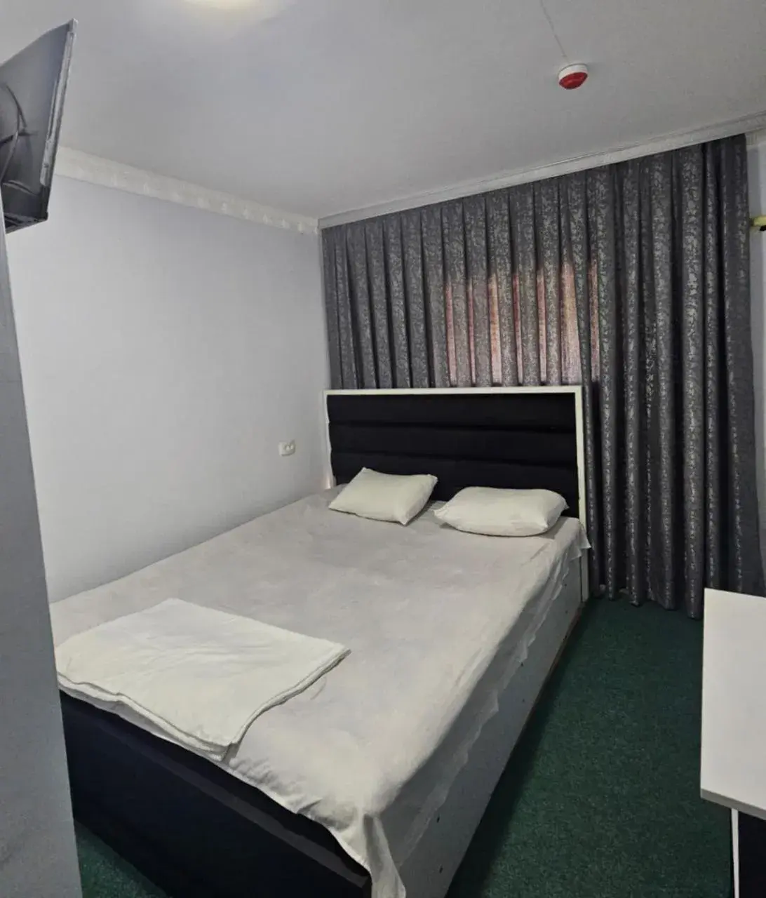 Double Room with Private Bathroom - single occupancy in Bahra Hotel Double Room with Private Bathroom - single occupancy in Bahra Hotel