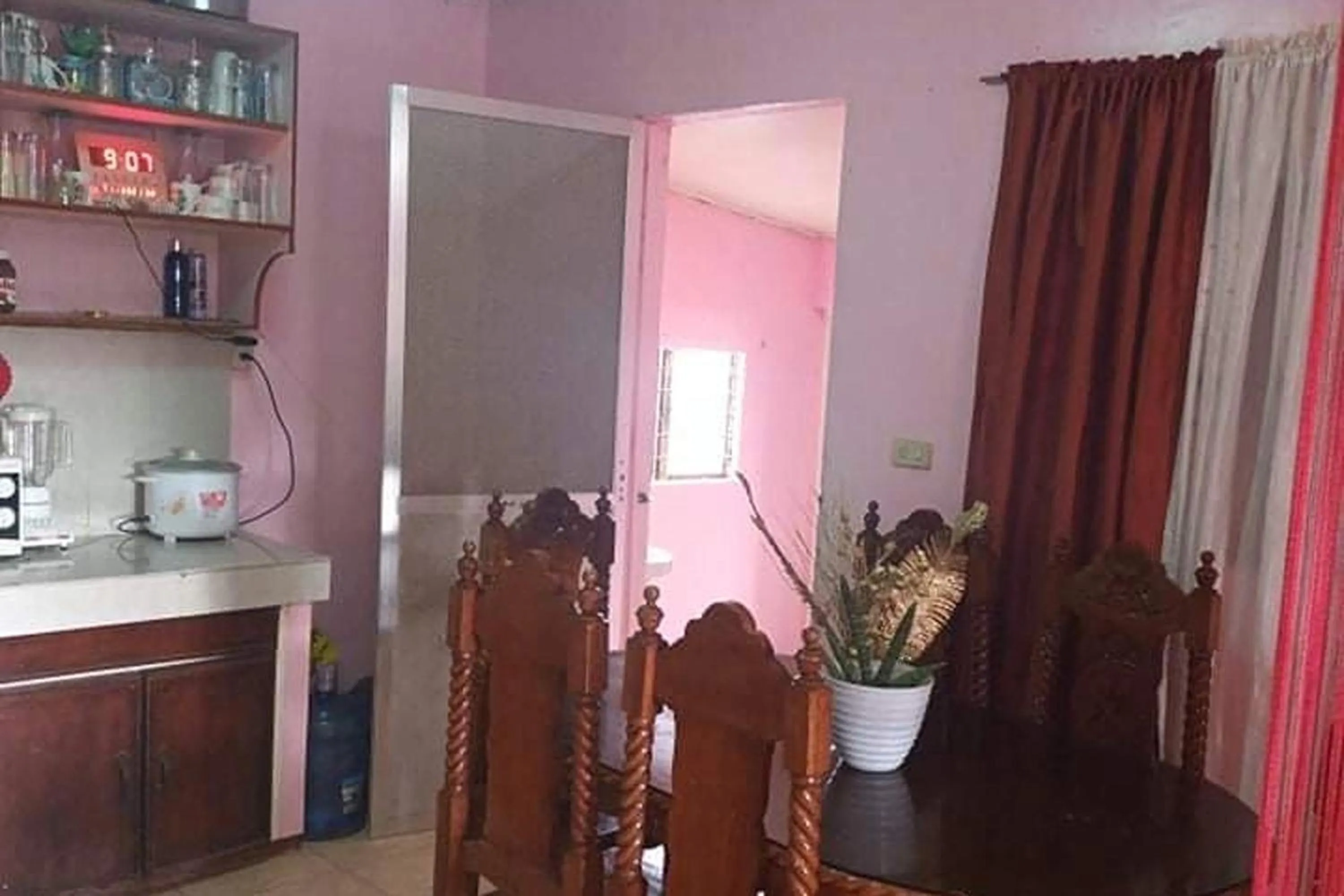 wardrobe in Albert's Transient House