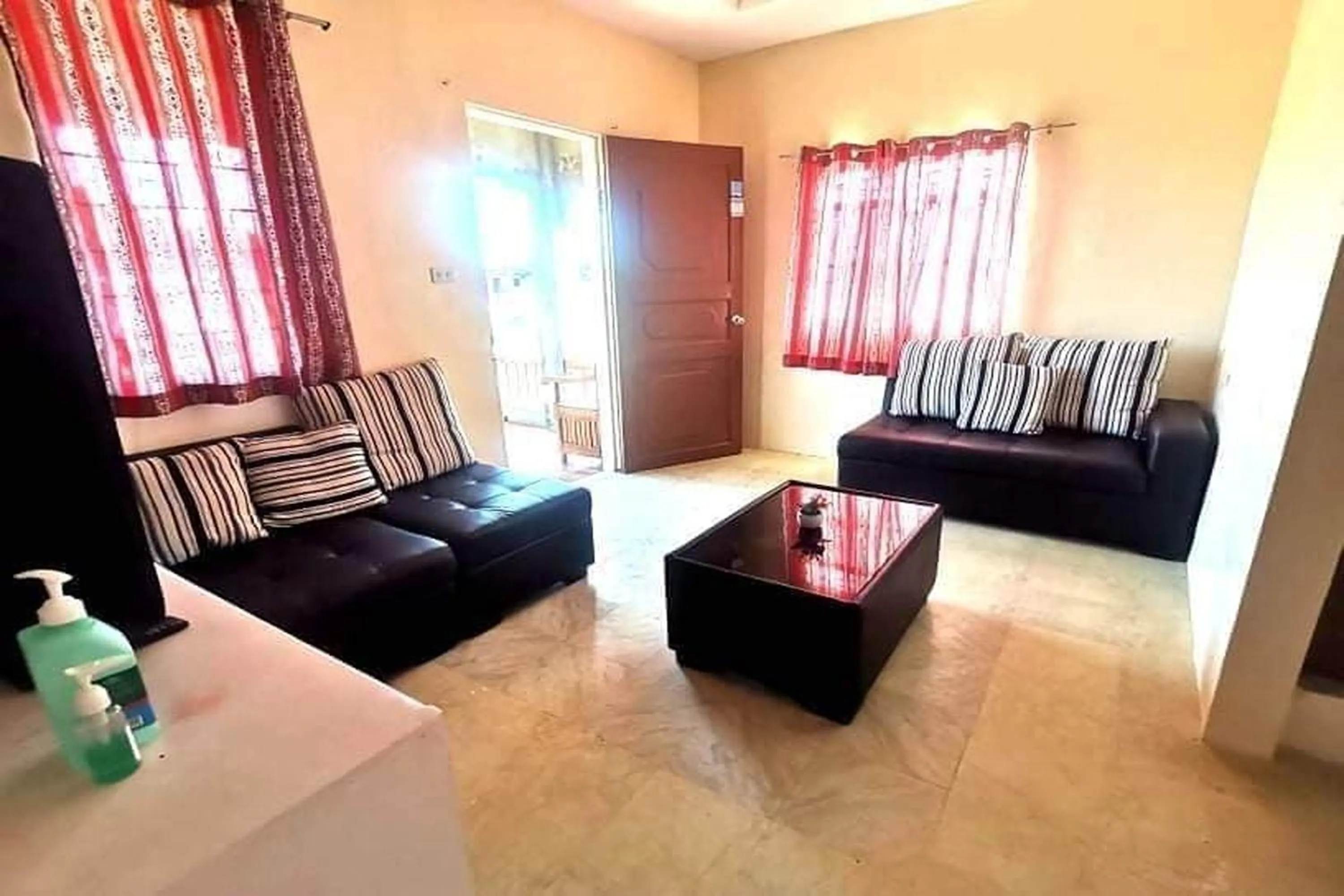 Living room in Albert's Transient House