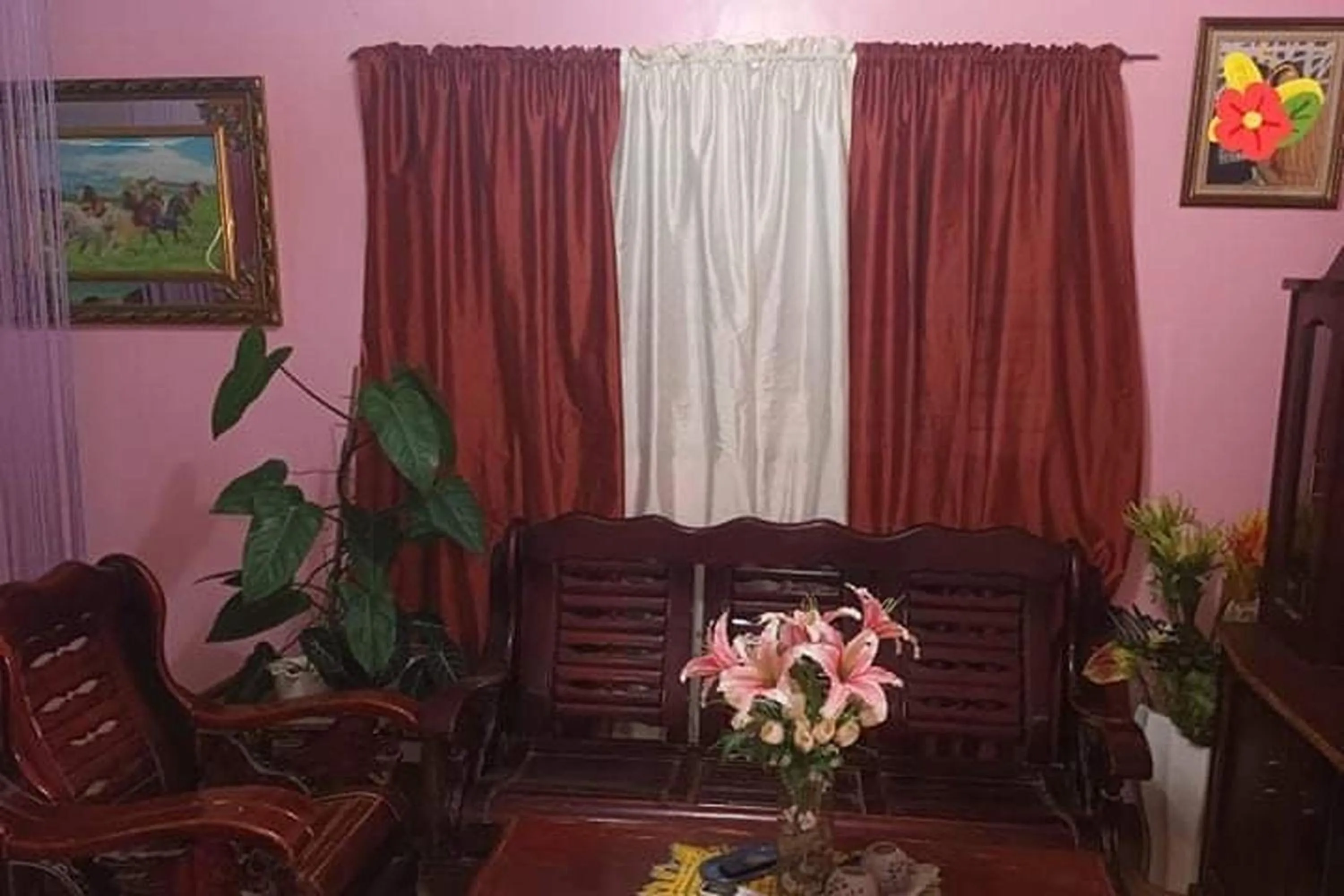 Living room in Albert's Transient House