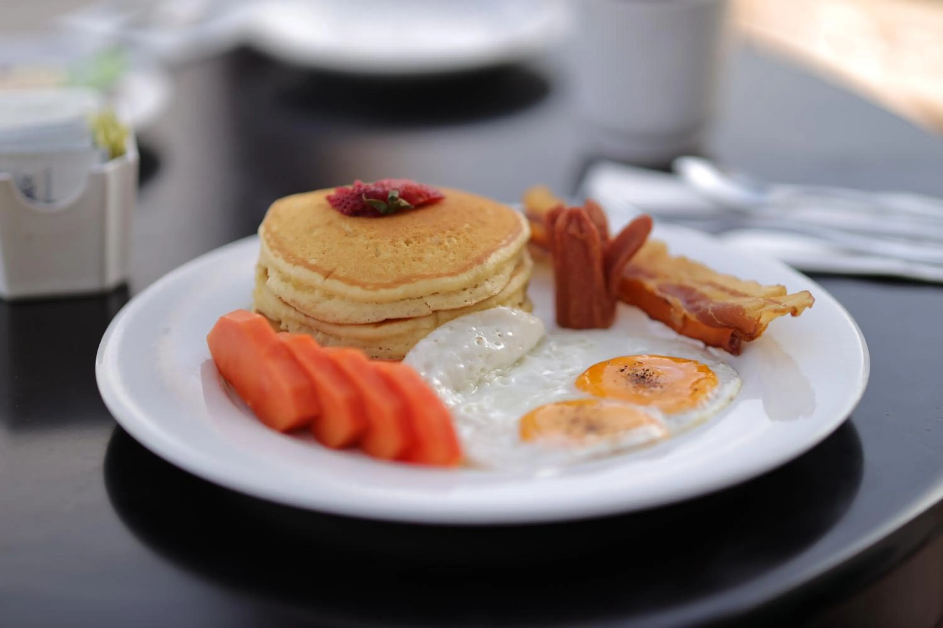 American breakfast in Diamond Bay