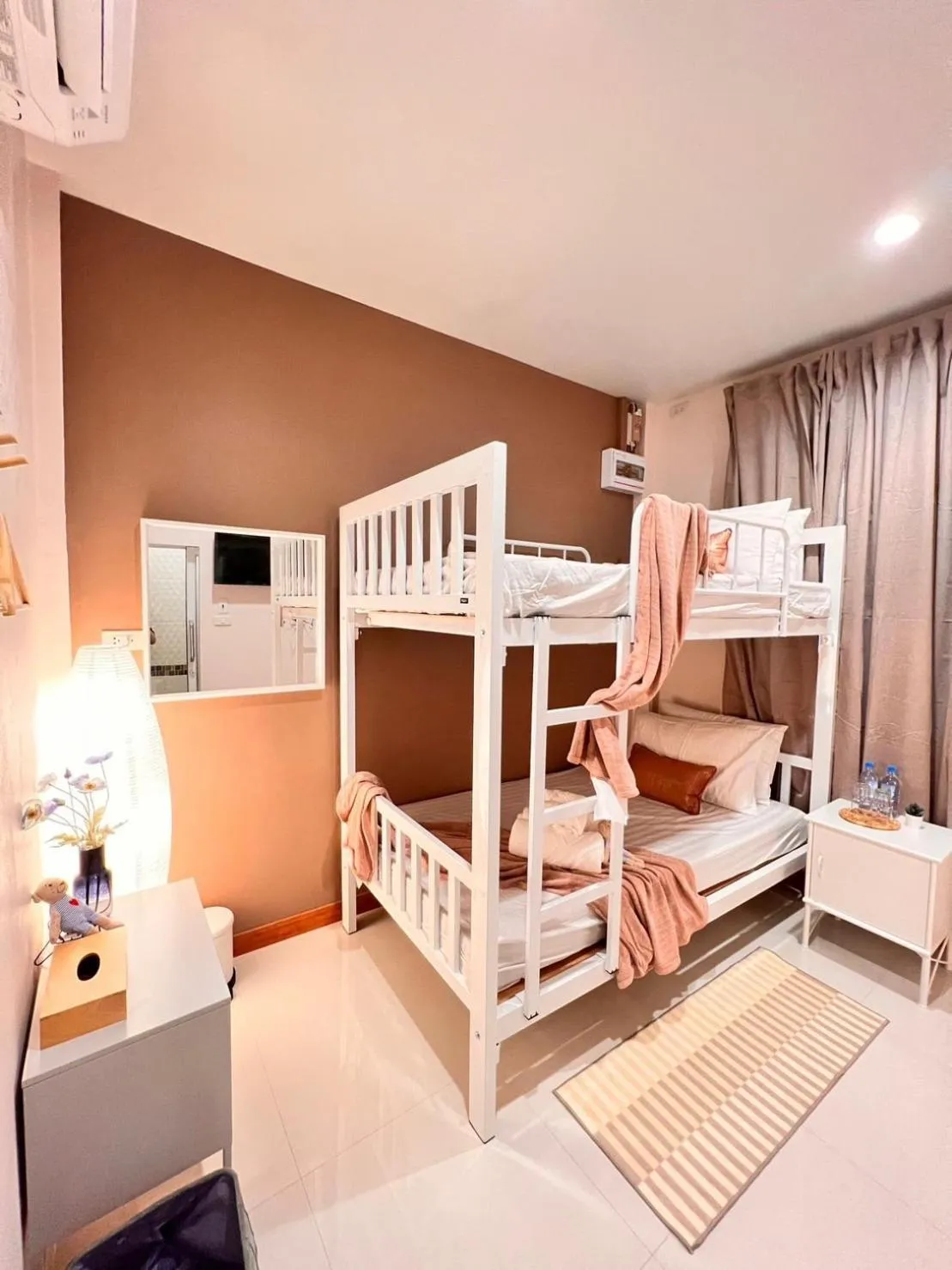 Bed in Por poshtel Kanchanaburi