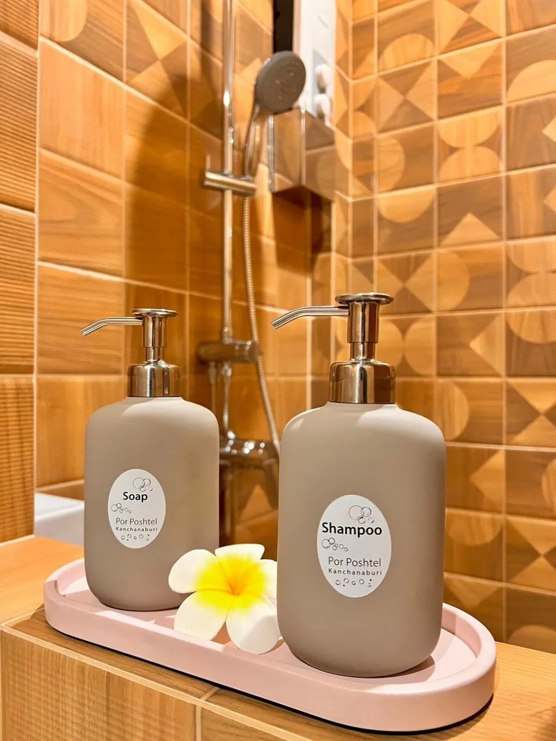 Por poshtel Kanchanaburi