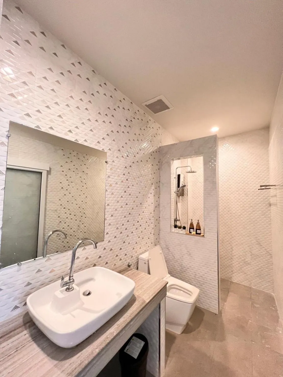 Por poshtel Kanchanaburi