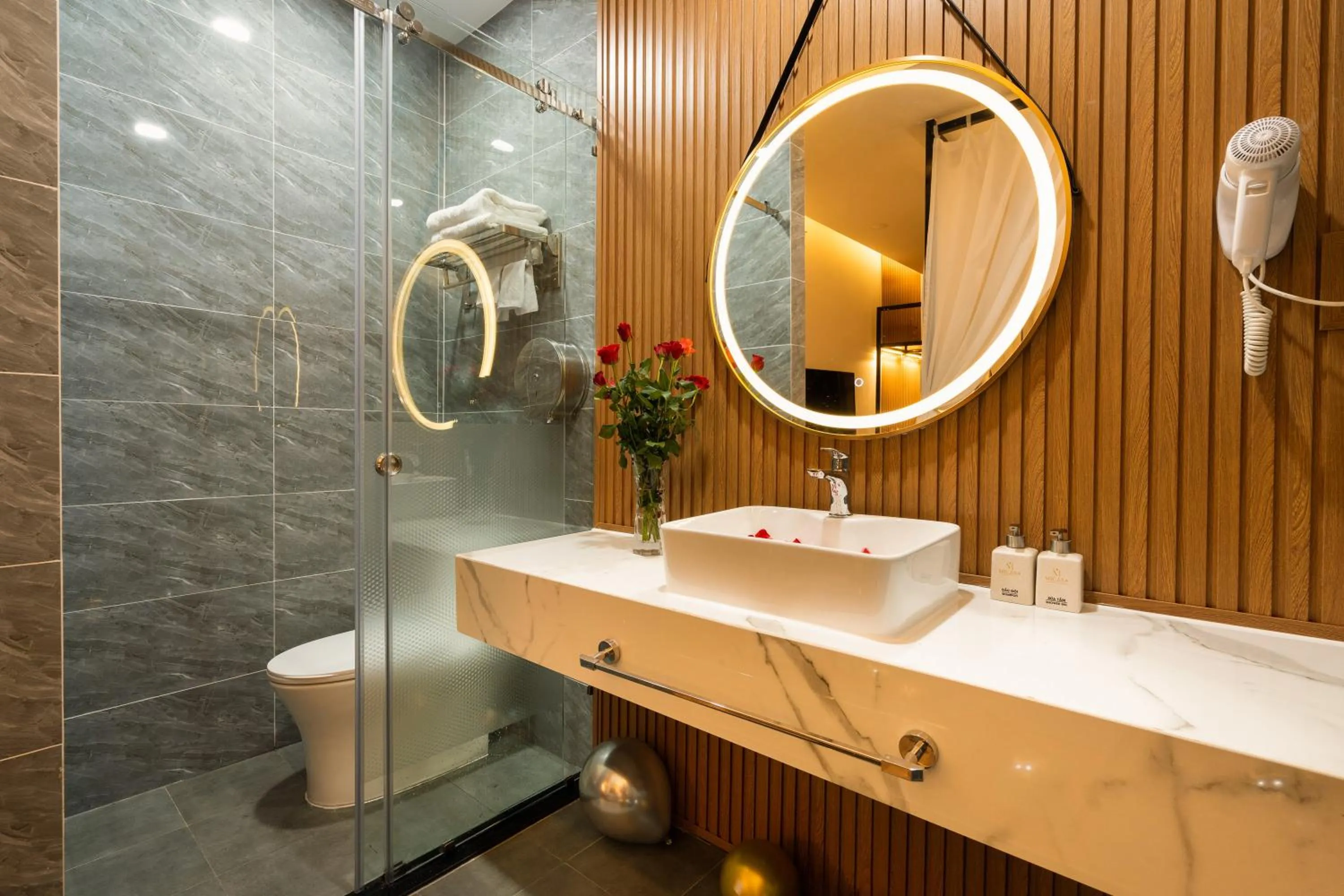 Toilet in MICASA HOTEL