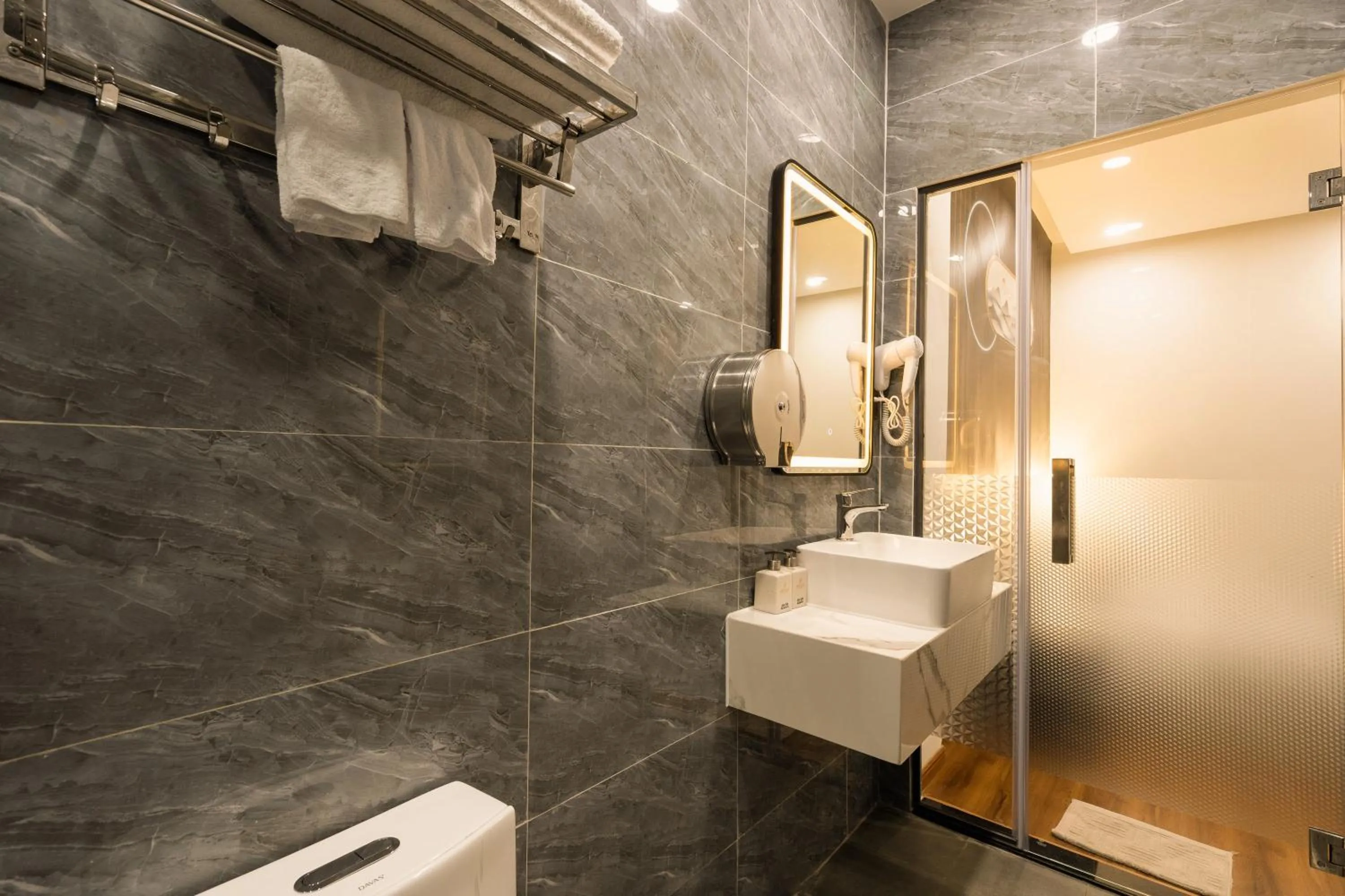 Toilet in MICASA HOTEL