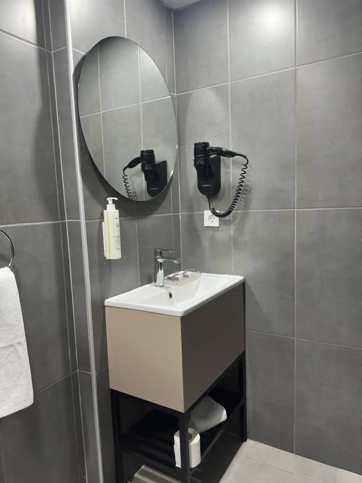 Bathroom in Monezza Maltepe Rezidans Bathroom in Monezza Maltepe Rezidans