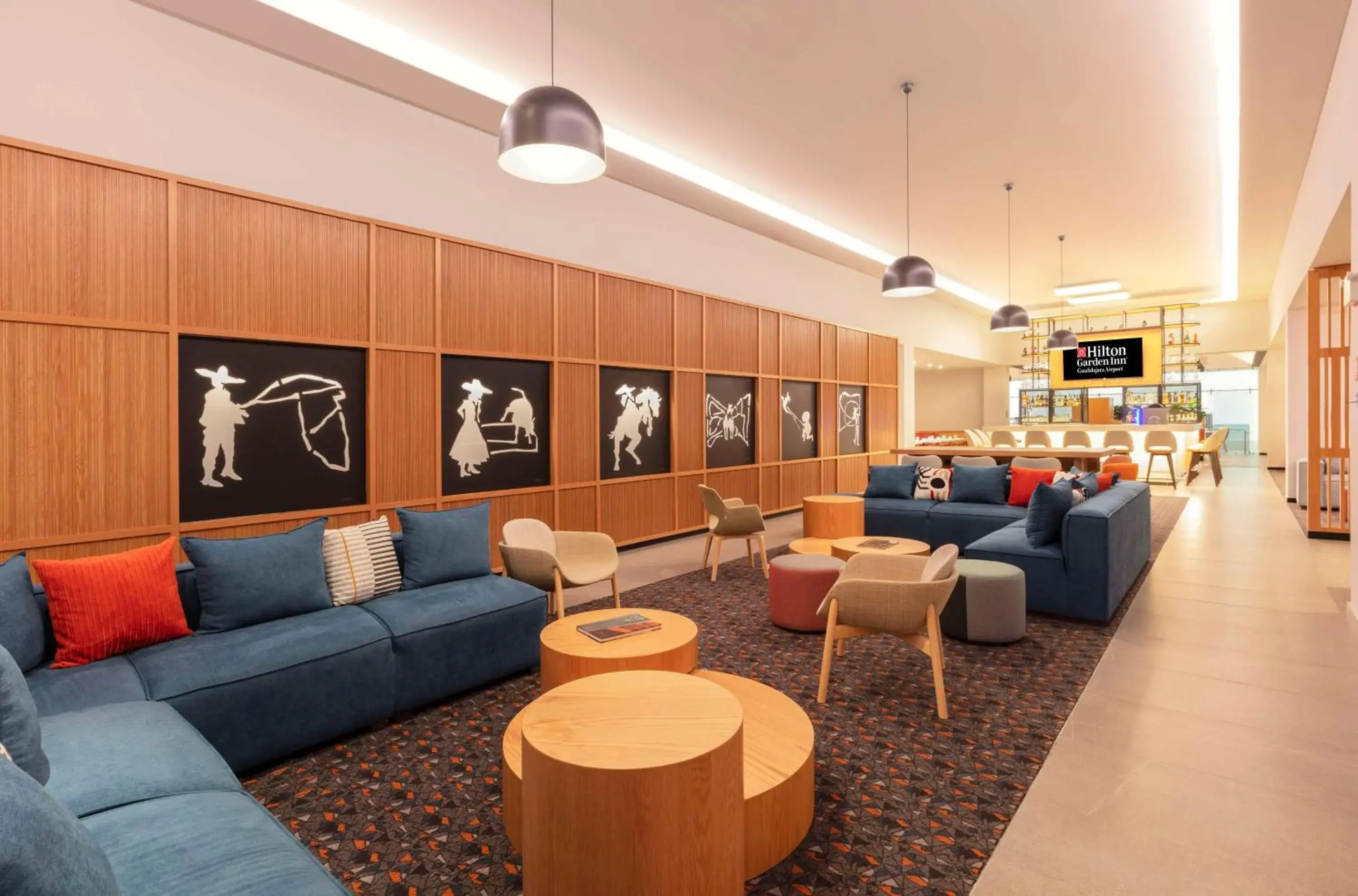 Lounge or bar in Hilton Garden Inn Guadalajara Airport Lounge or bar in Hilton Garden Inn Guadalajara Airport
