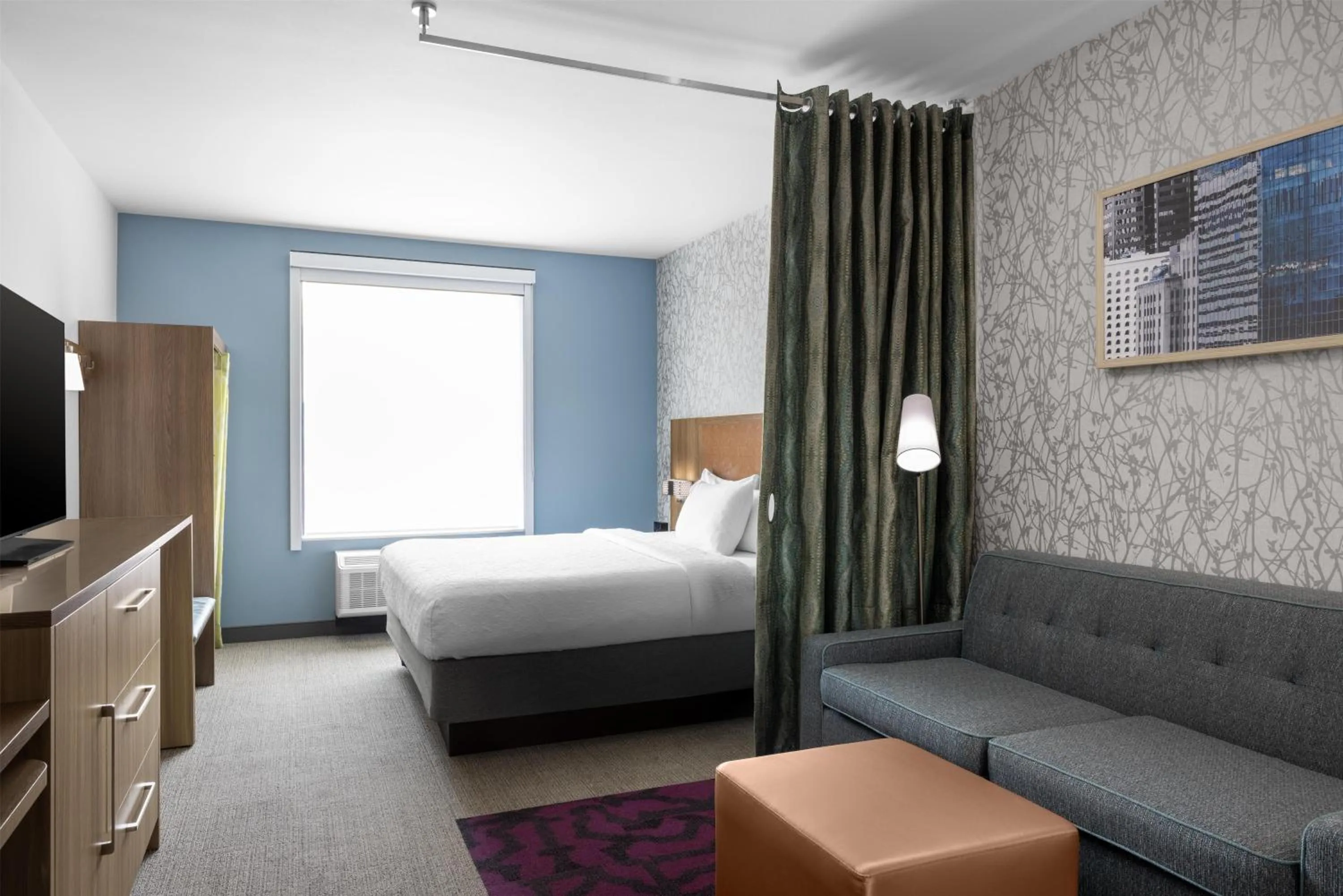 Living room, Bed in Home2 Suites By Hilton Phoenix Downtown