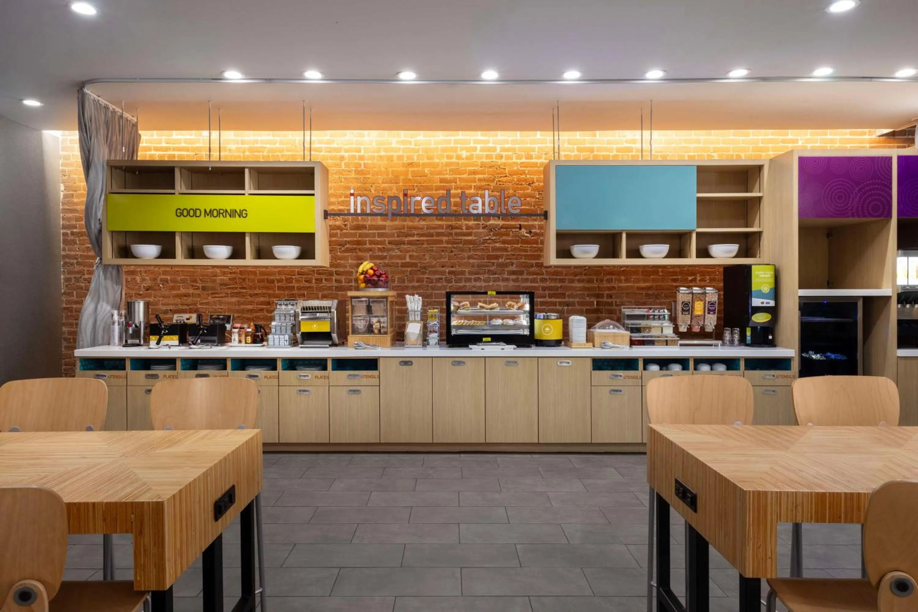 Restaurant/places to eat in Home2 Suites By Hilton Phoenix Downtown