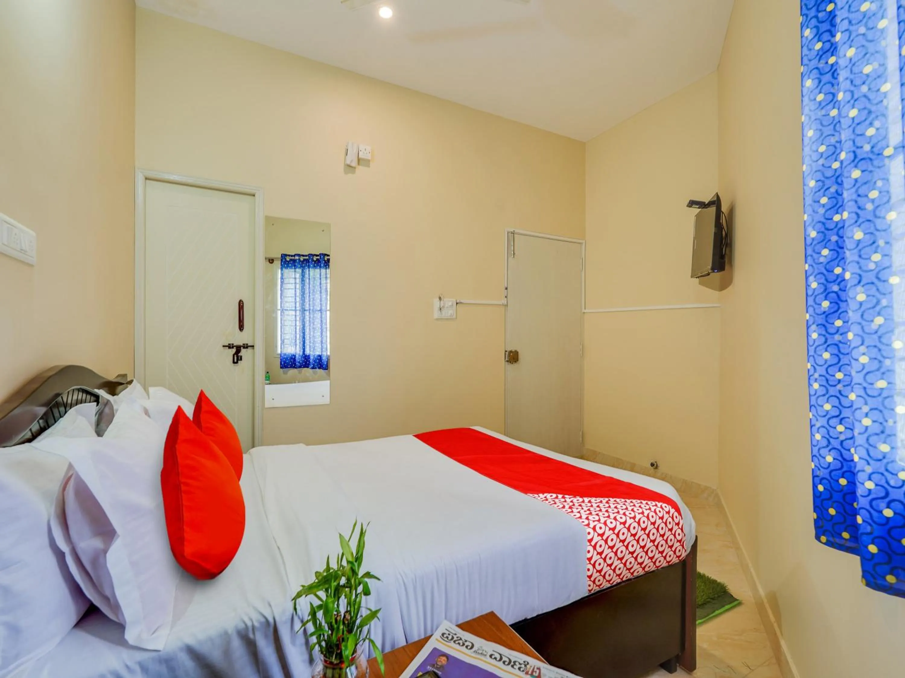 Bedroom in Hotel O SGR Residency