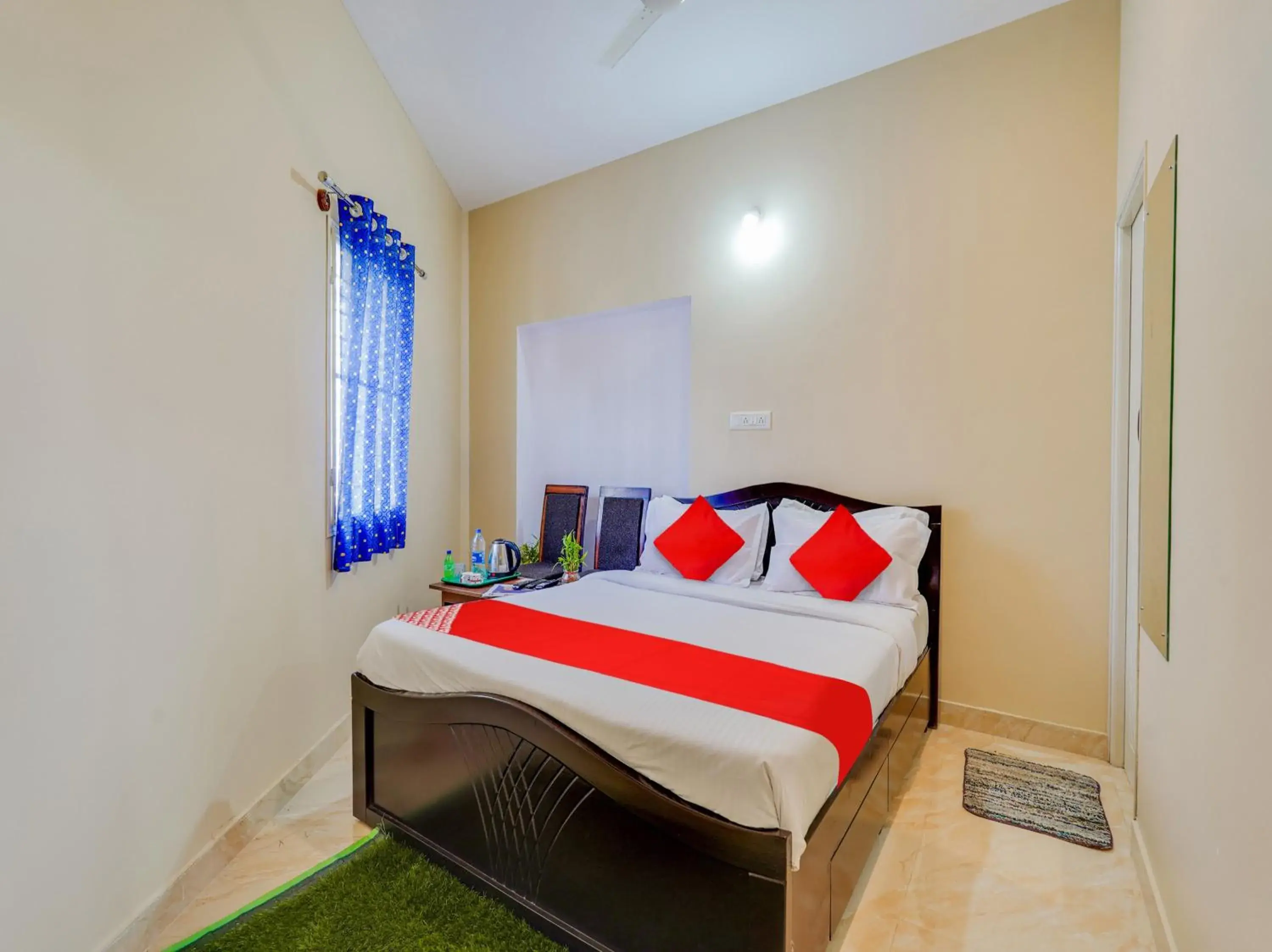 Classic Triple Room - single occupancy in Hotel O SGR Residency Classic Triple Room - single occupancy in Hotel O SGR Residency