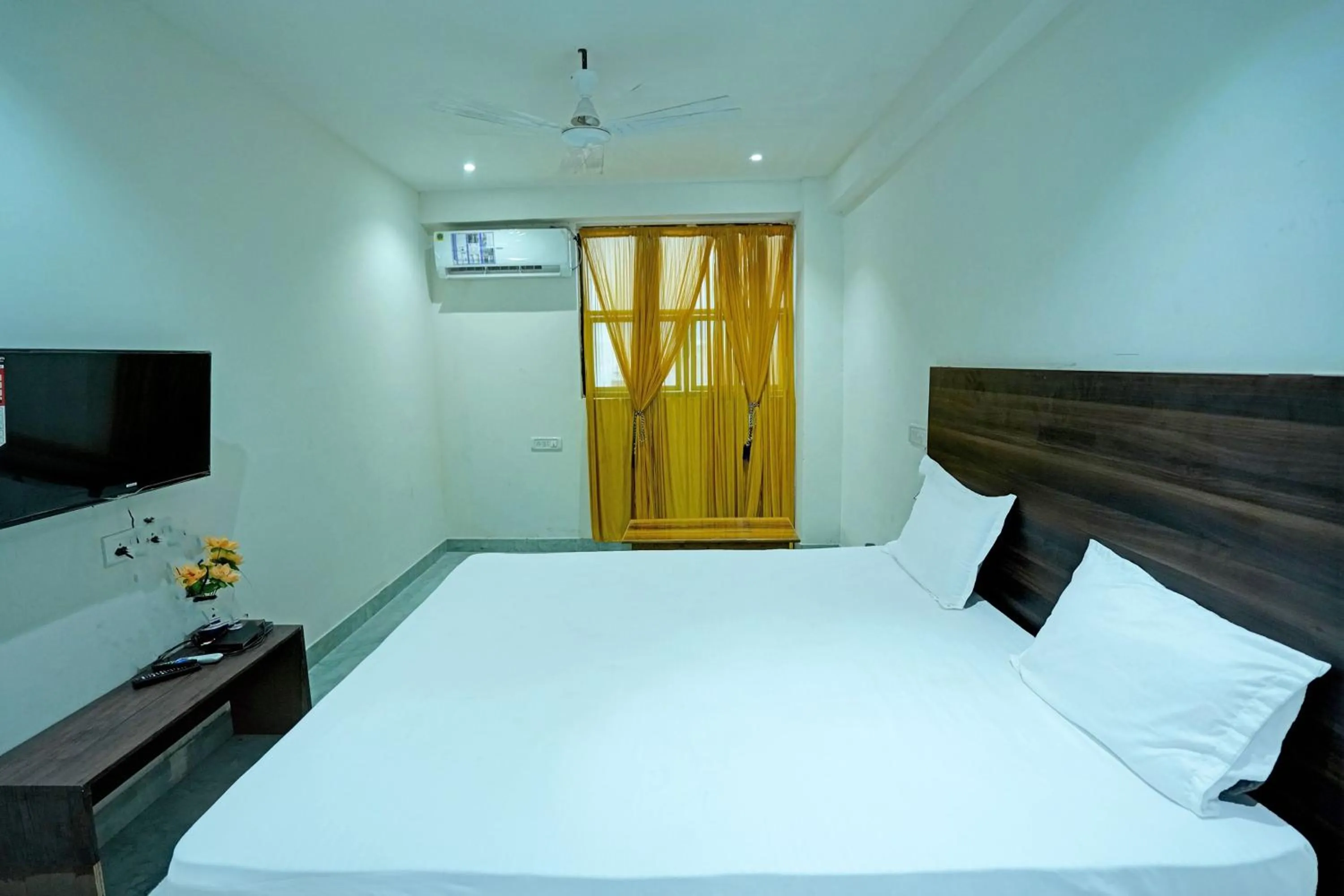 Bedroom, Bed in Hotel O SS Palace