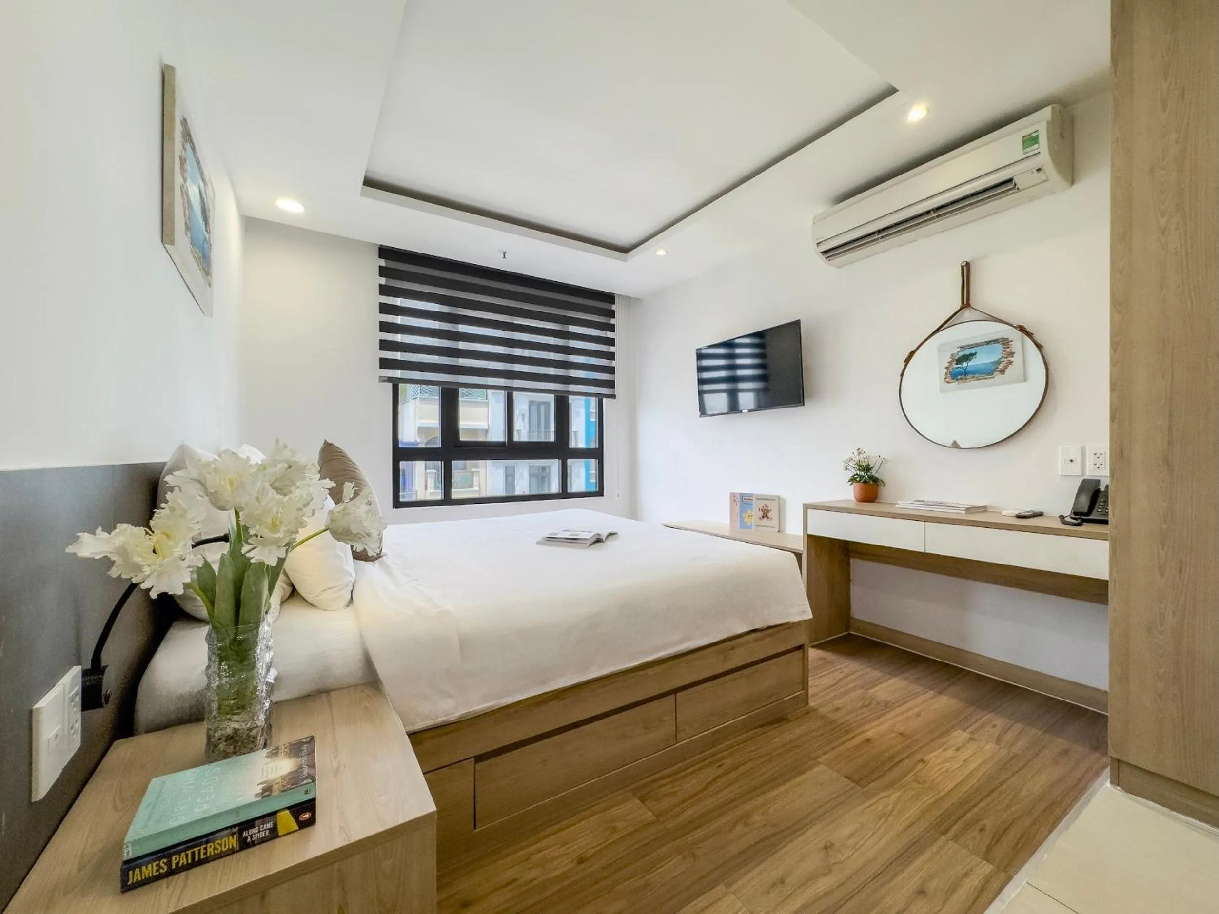 Photo of the whole room, Bed in Cityhouse - LightHouse SG