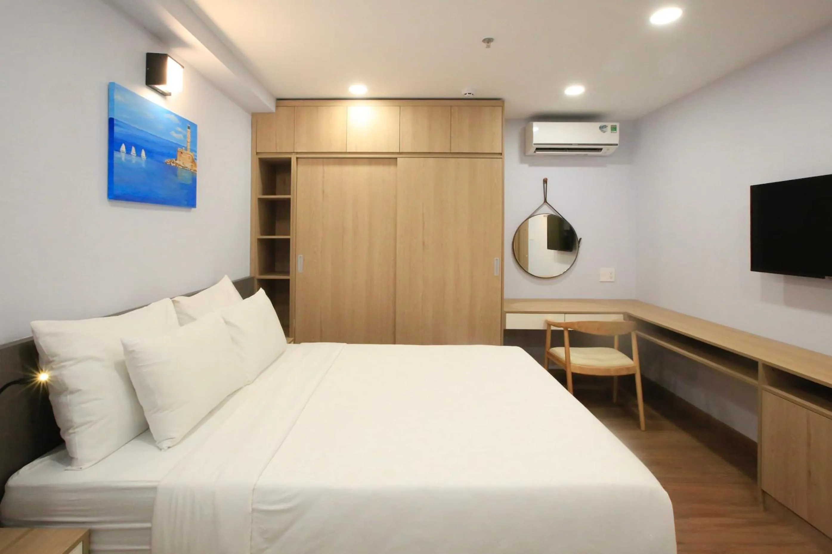 Photo of the whole room, Bed in Cityhouse - LightHouse SG