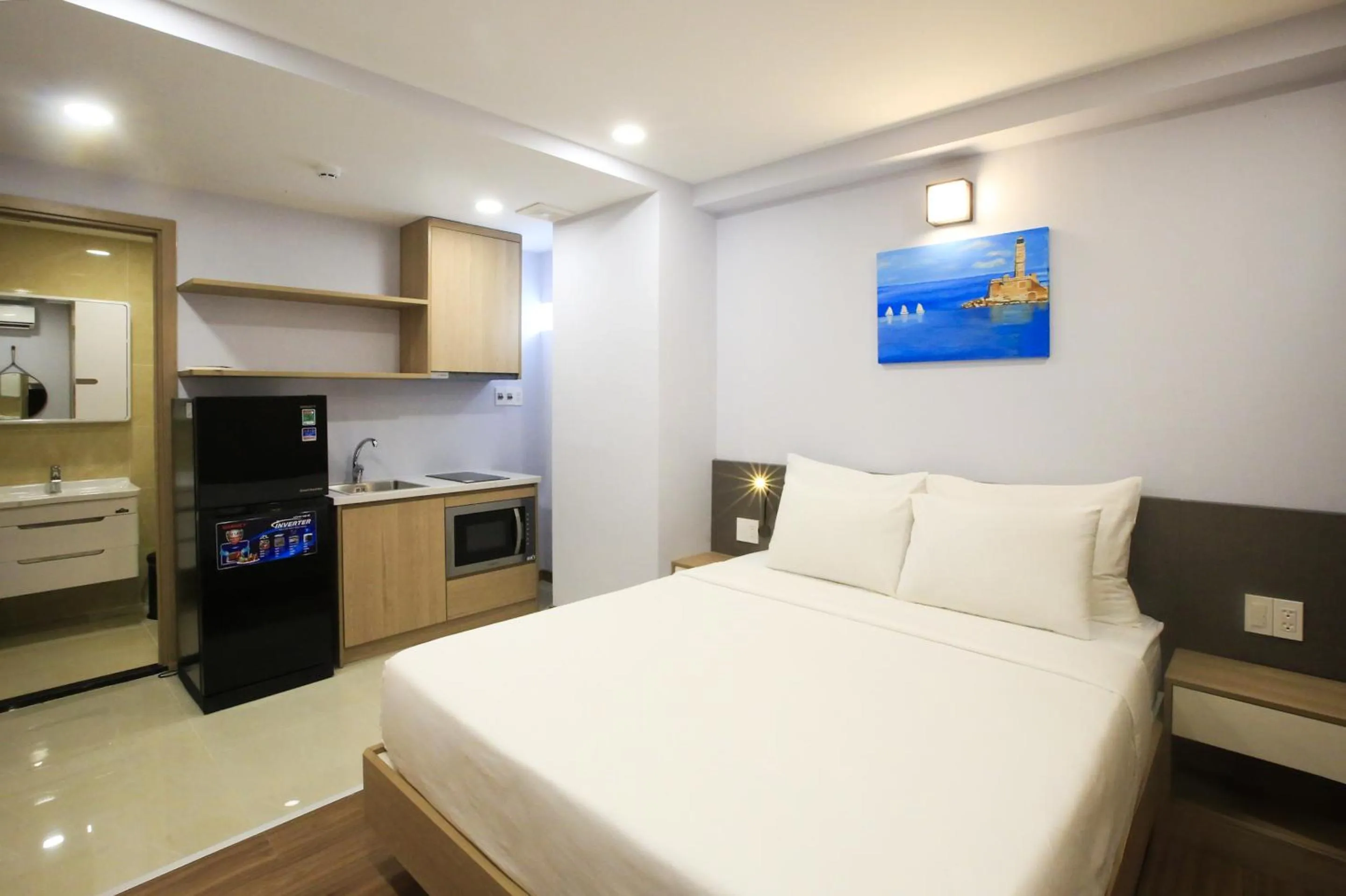 Photo of the whole room, Bed in Cityhouse - LightHouse SG