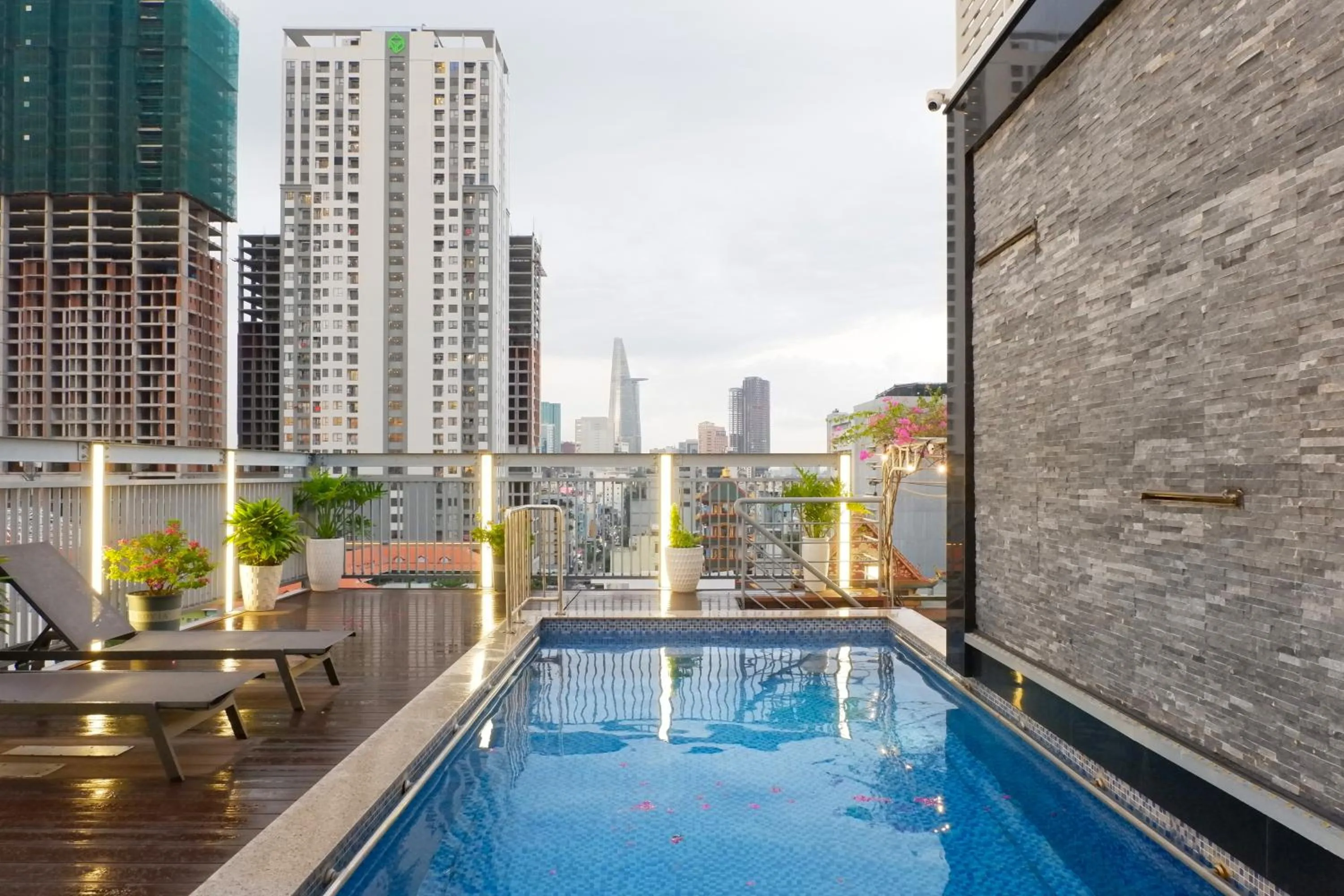 Swimming pool in Cityhouse - LightHouse SG