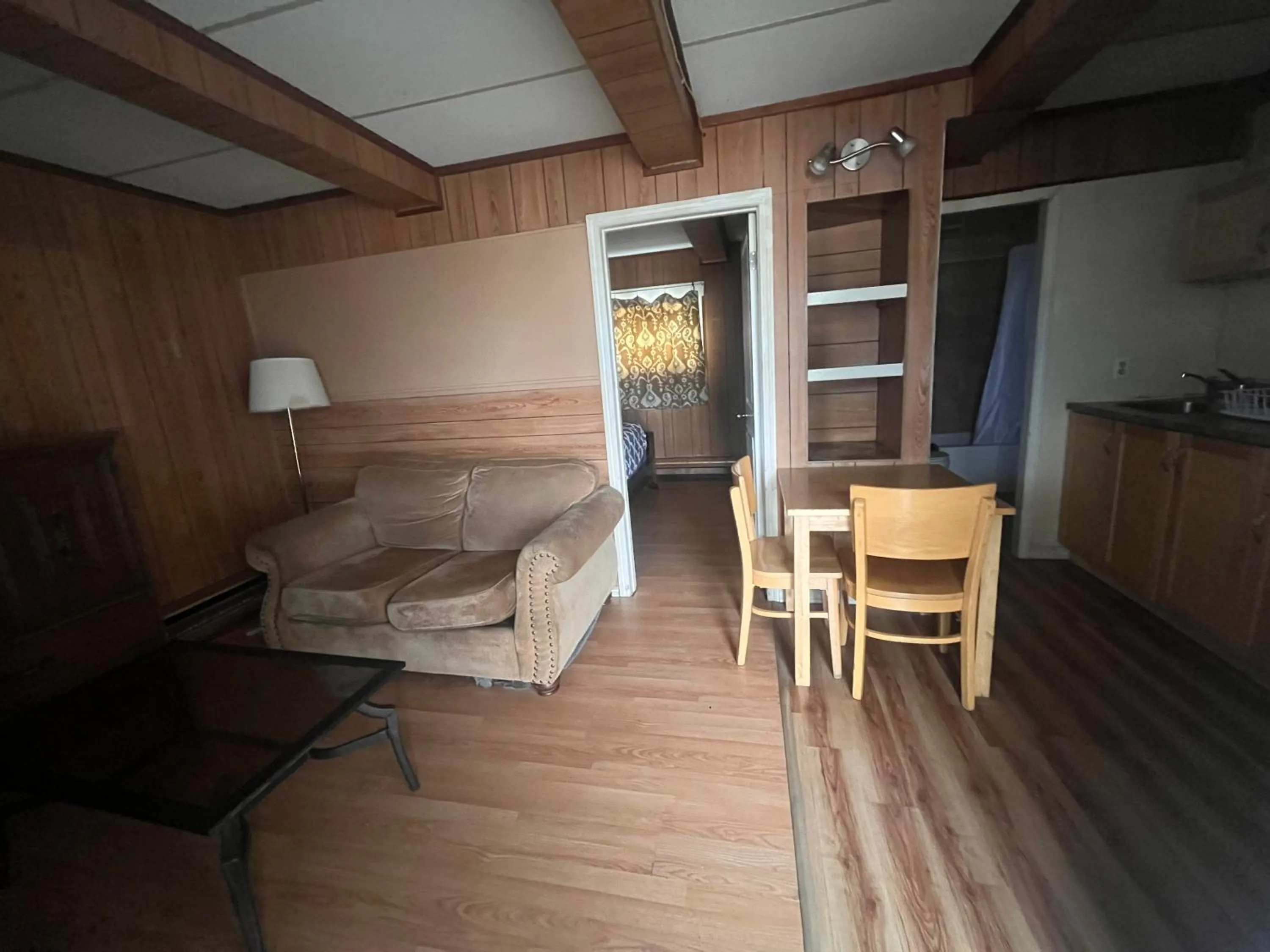 Bed in Caravan Motel