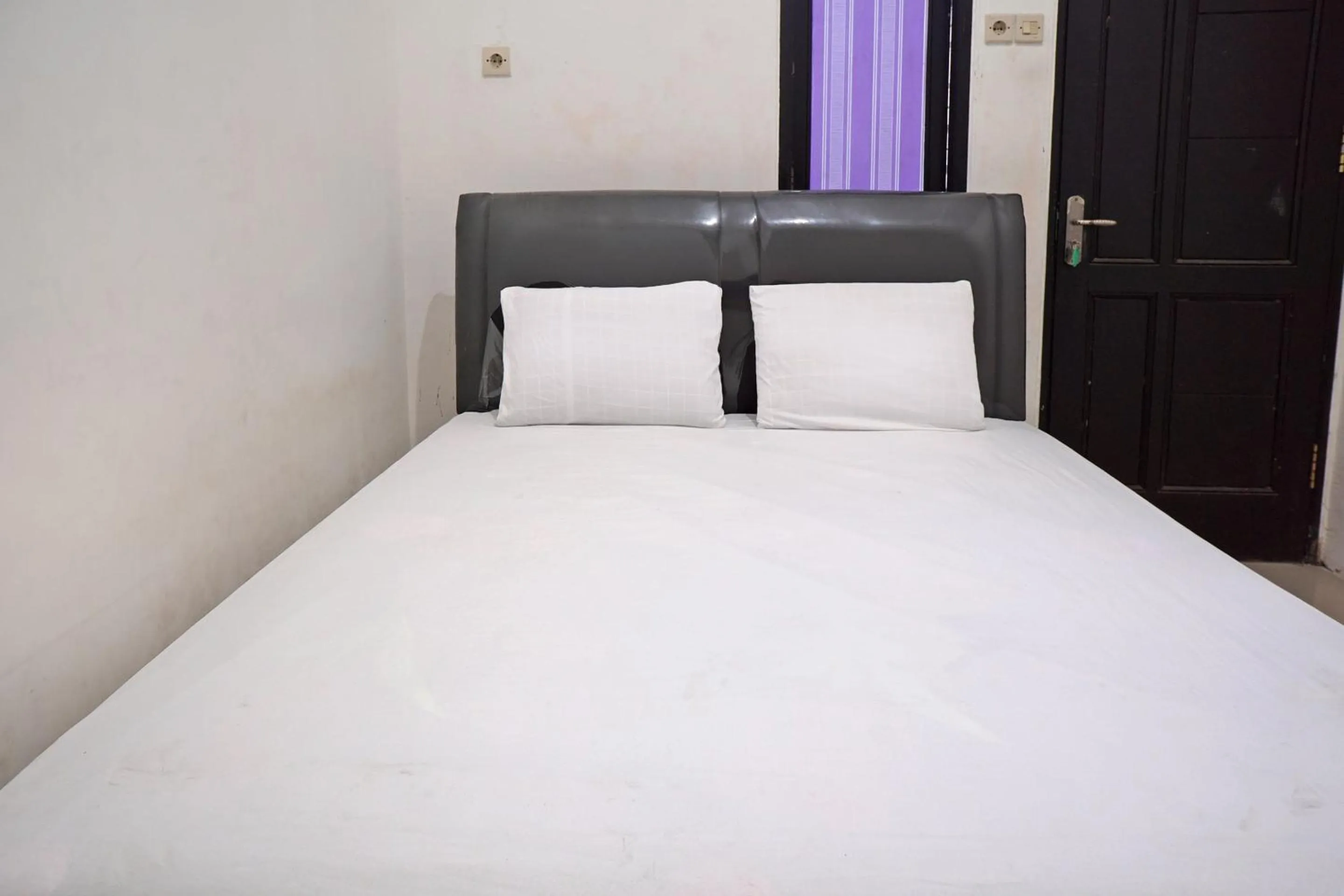 Bedroom, Bed in Hotel O Kost Putih Syariah